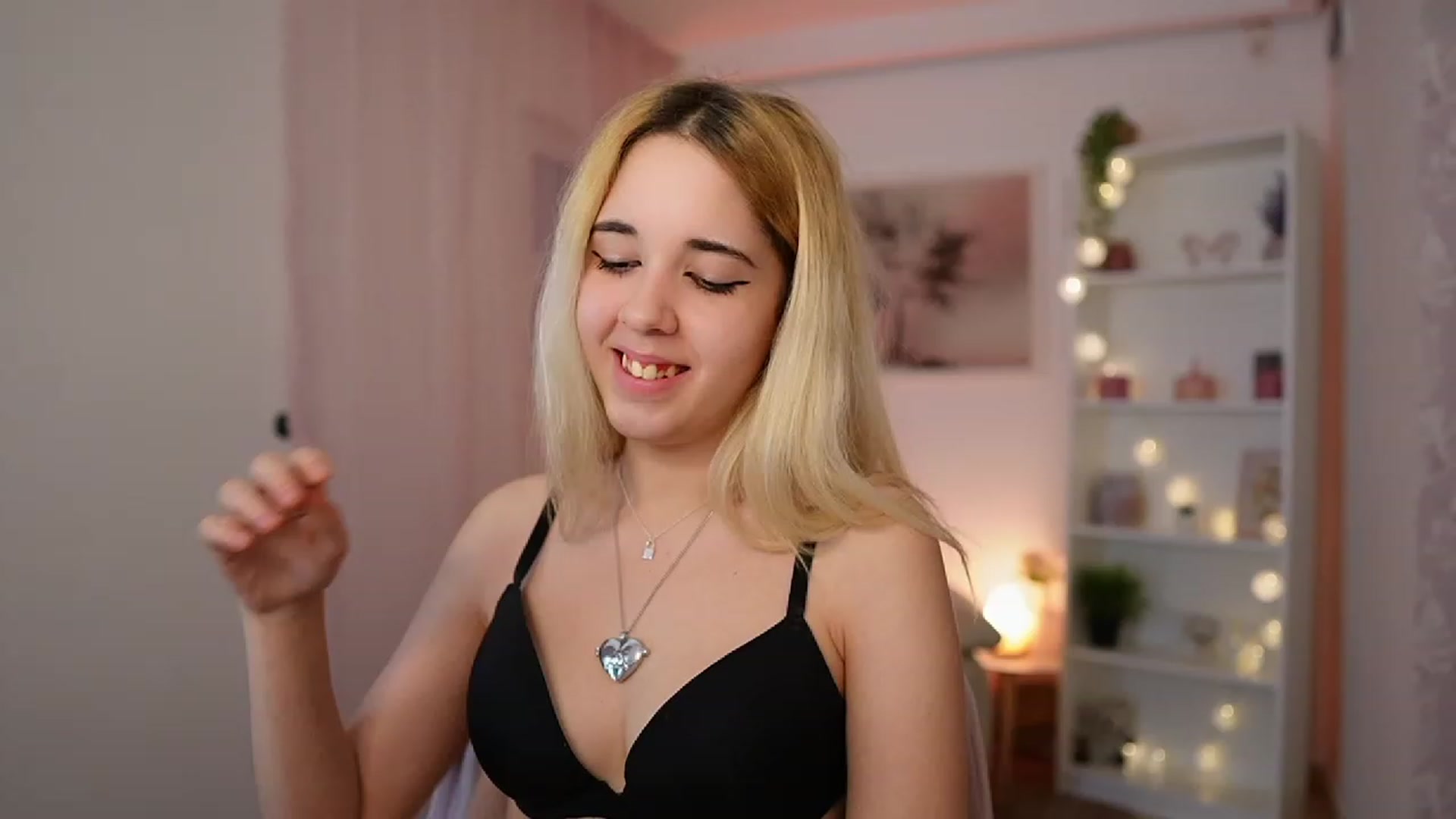 Gallery image thumbnail from Katie_Kush18's myfreecams stream on, 01/02/2024, 10:58 image 9 of 20