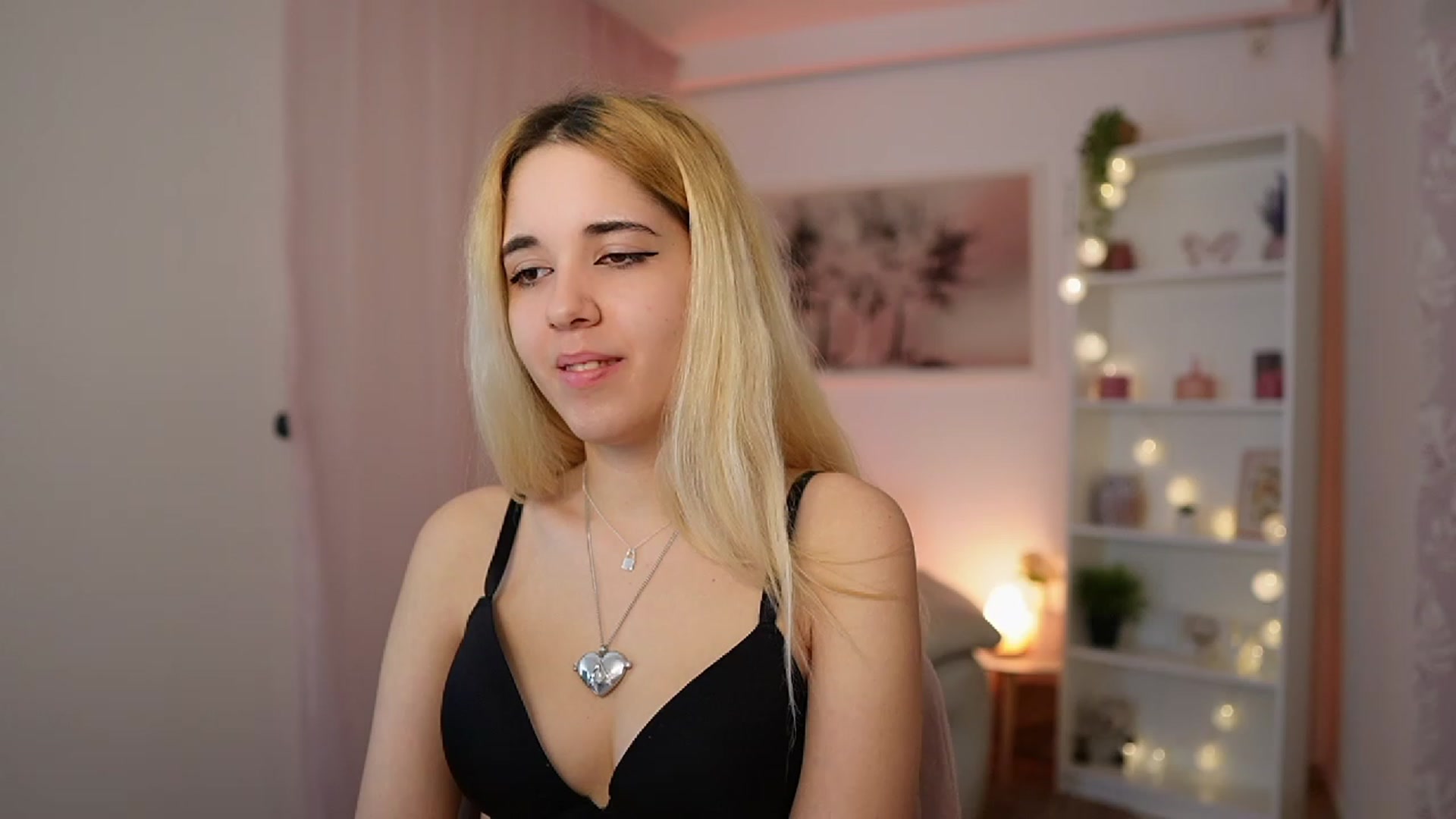 Gallery image thumbnail from Katie_Kush18's myfreecams stream on, 01/02/2024, 10:58 image 10 of 20