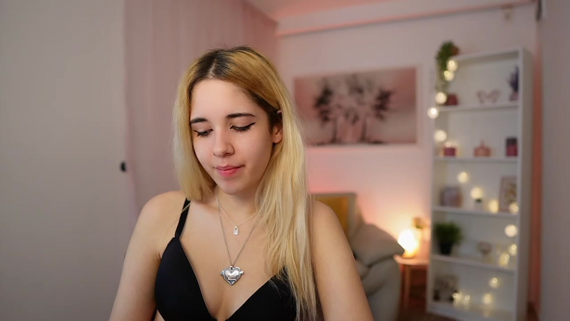 Gallery image thumbnail from Katie_Kush18's myfreecams stream on, 01/02/2024, 12:08 image 13 of 20