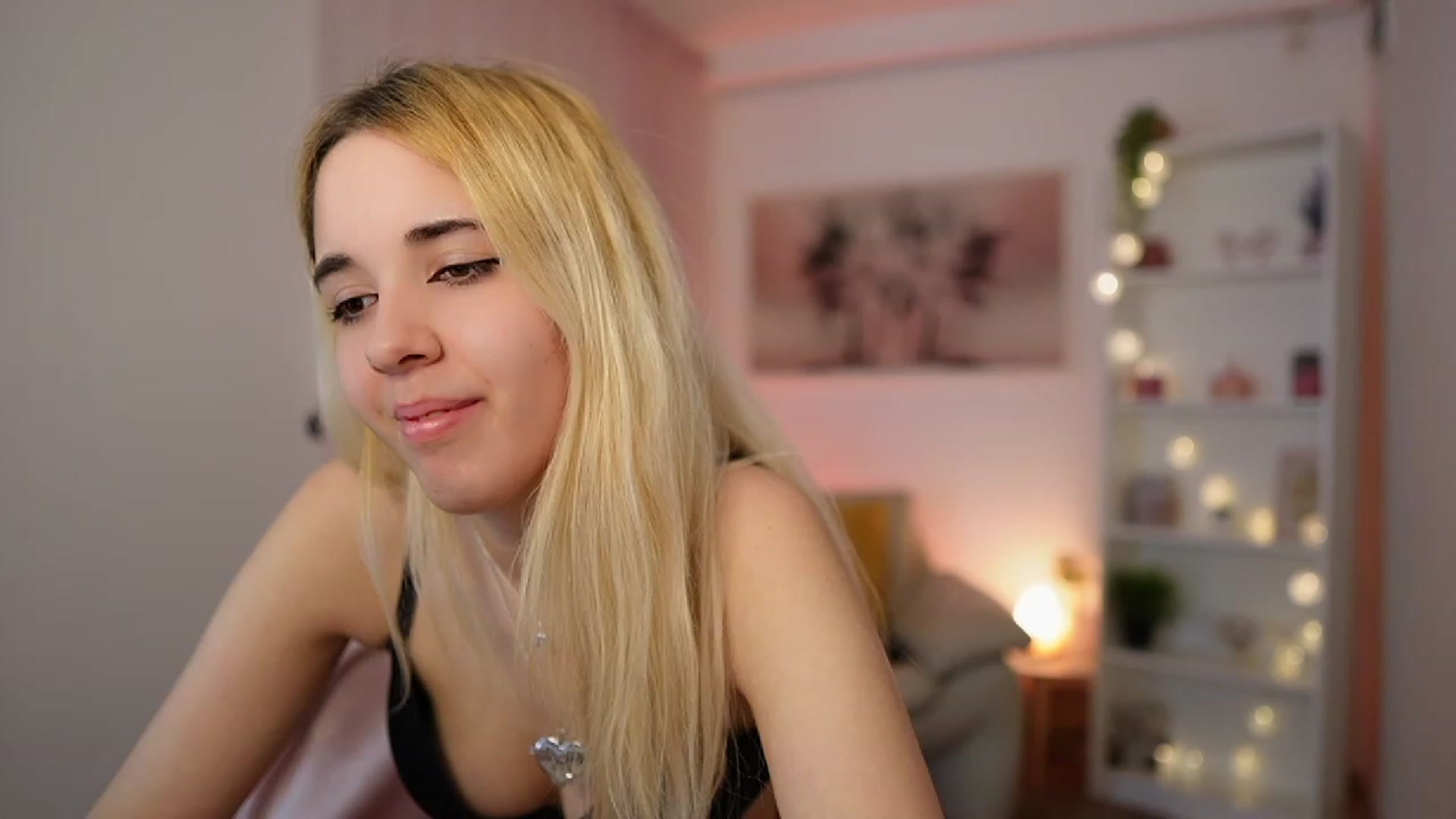 Gallery image thumbnail from Katie_Kush18's myfreecams stream on, 01/02/2024, 12:08 image 7 of 20