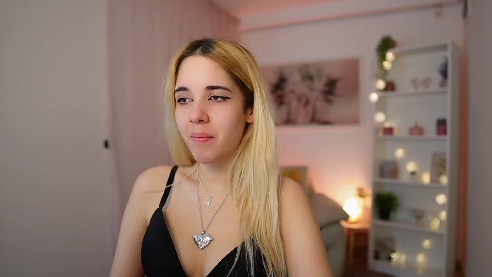 Gallery image thumbnail from Katie_Kush18's myfreecams stream on, 01/02/2024, 12:08 image 19 of 20