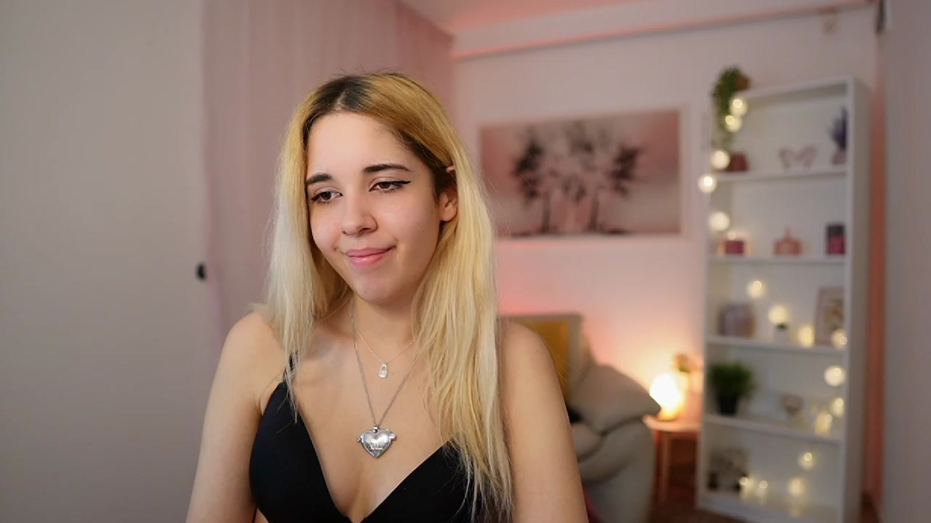 Gallery image thumbnail from Katie_Kush18's myfreecams stream on, 01/02/2024, 12:08 image 11 of 20