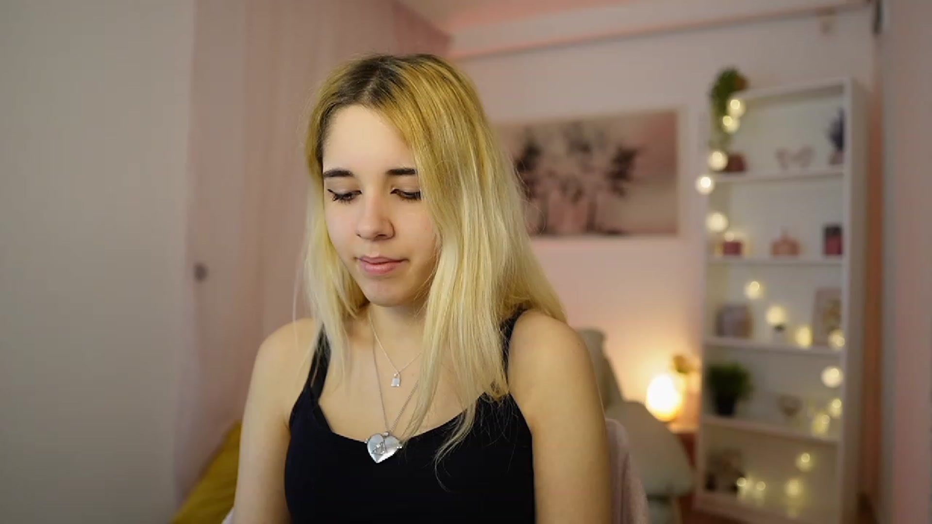 Gallery image thumbnail from Katie_Kush18's myfreecams stream on, 01/02/2024, 12:53 image 1 of 20