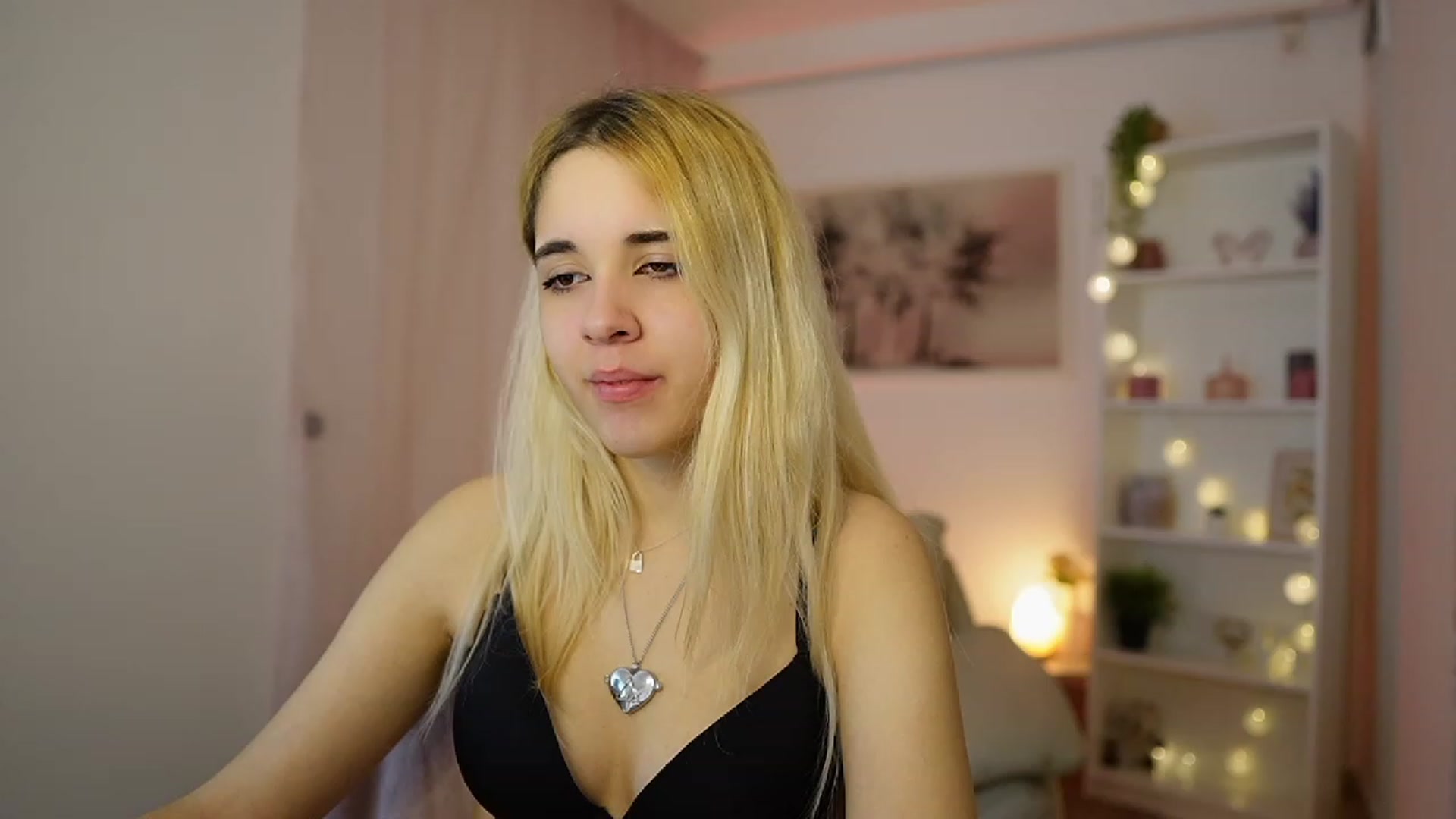 Gallery image thumbnail from Katie_Kush18's myfreecams stream on, 01/02/2024, 12:53 image 5 of 20