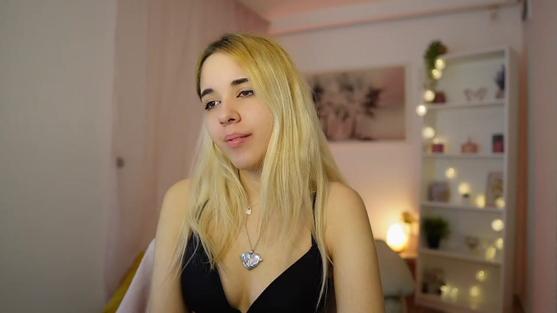 Gallery image thumbnail from Katie_Kush18's myfreecams stream on, 01/02/2024, 12:53 image 3 of 20