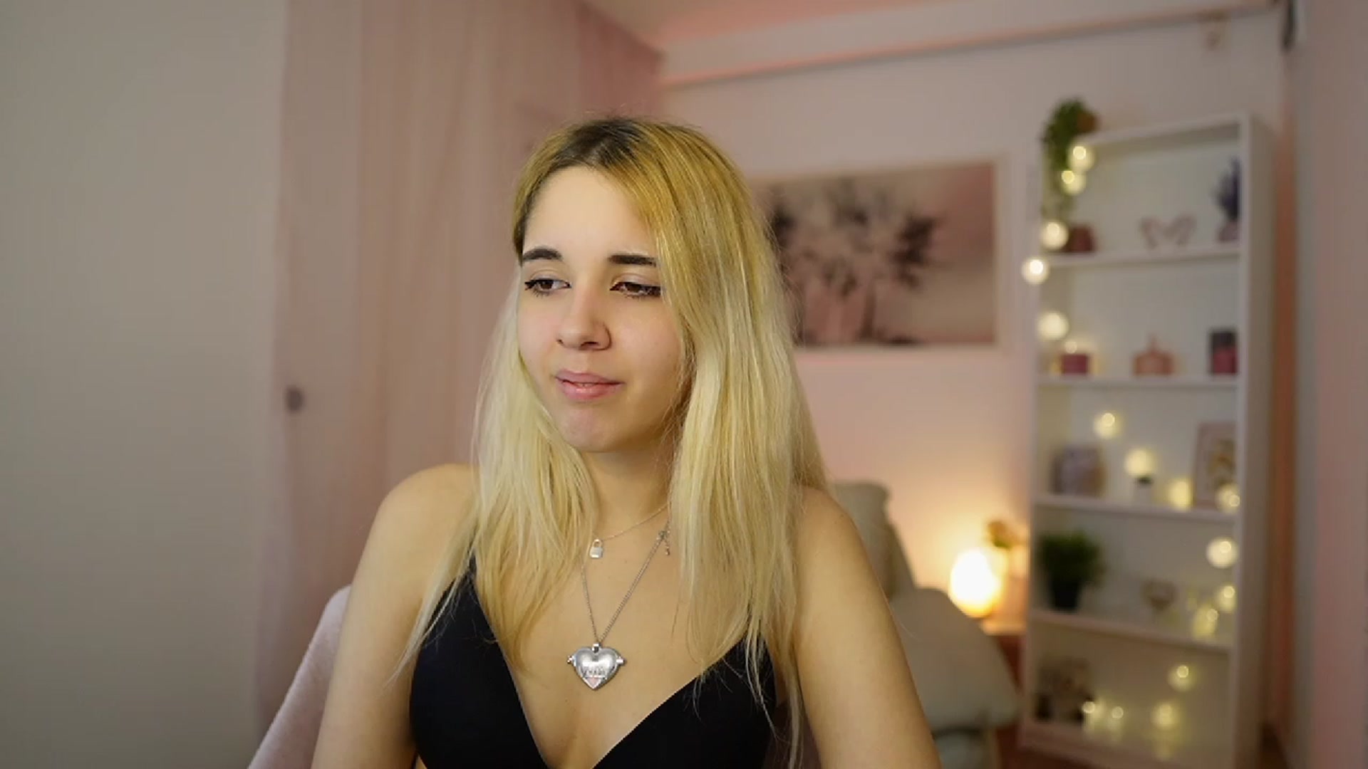 Gallery image thumbnail from Katie_Kush18's myfreecams stream on, 01/02/2024, 12:53 image 7 of 20