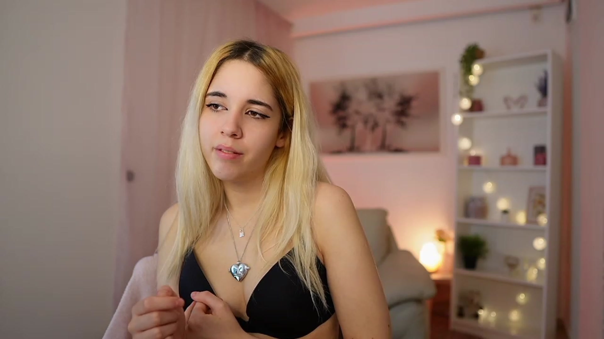 Gallery image thumbnail from Katie_Kush18's myfreecams stream on, 01/02/2024, 12:53 image 18 of 20