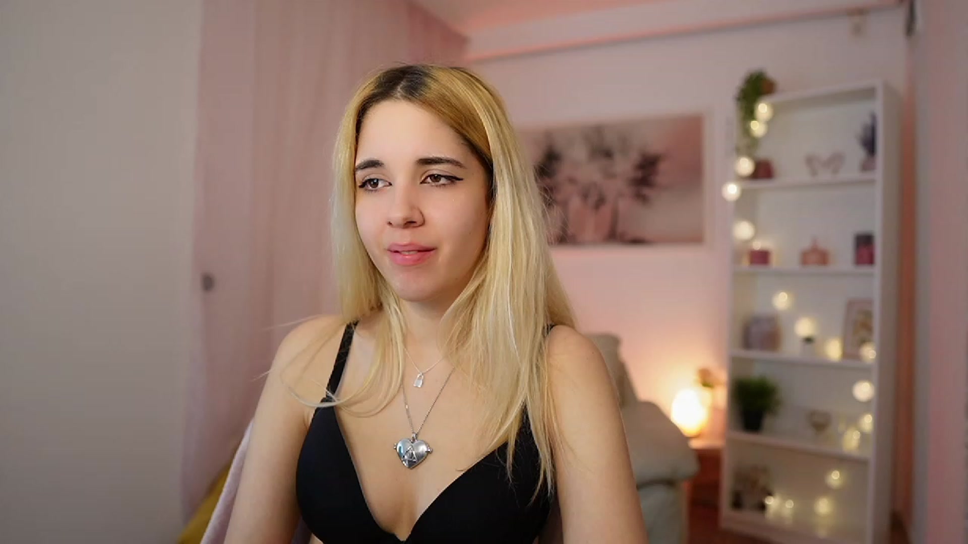 Gallery image thumbnail from Katie_Kush18's myfreecams stream on, 01/02/2024, 13:54 image 9 of 20