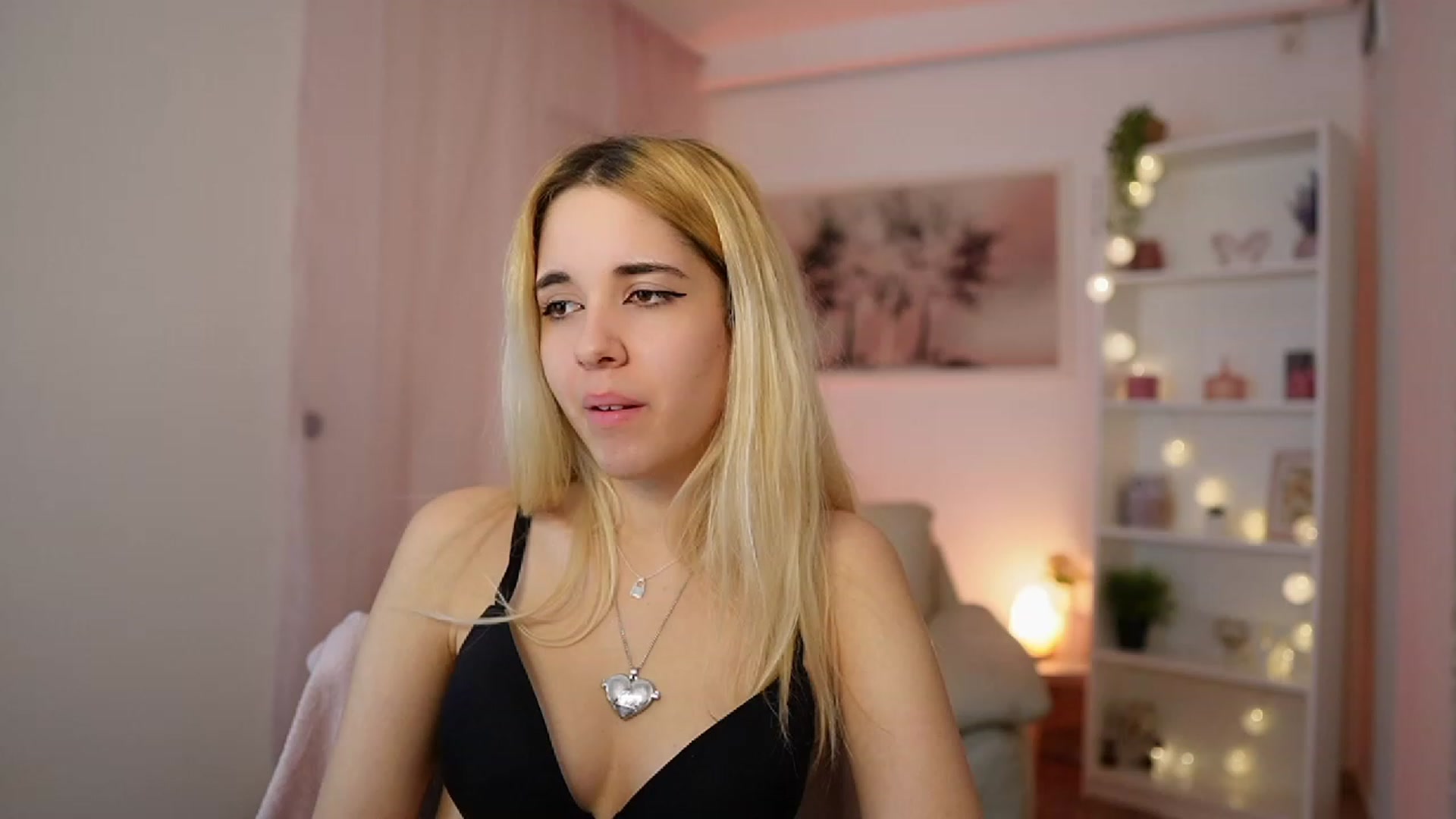 Gallery image thumbnail from Katie_Kush18's myfreecams stream on, 01/02/2024, 13:54 image 10 of 20