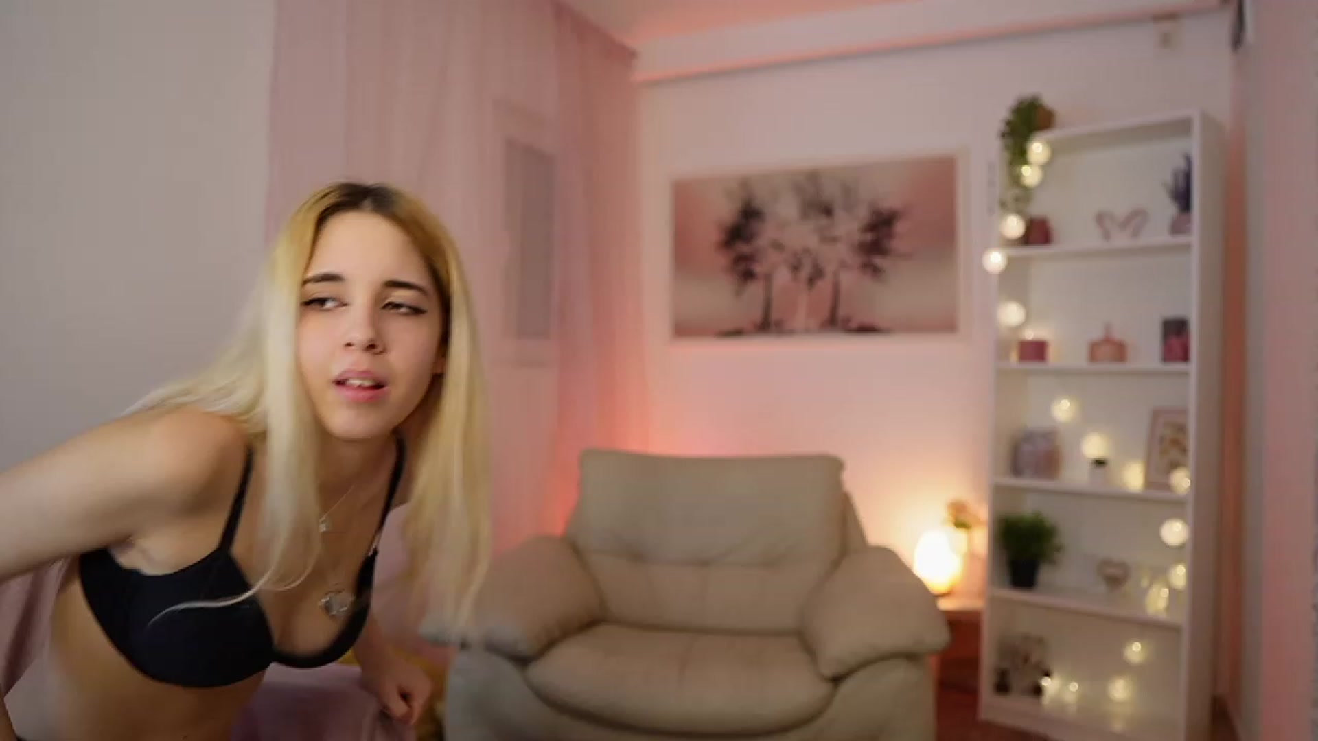 Gallery image thumbnail from Katie_Kush18's myfreecams stream on, 01/02/2024, 13:54 image 11 of 20
