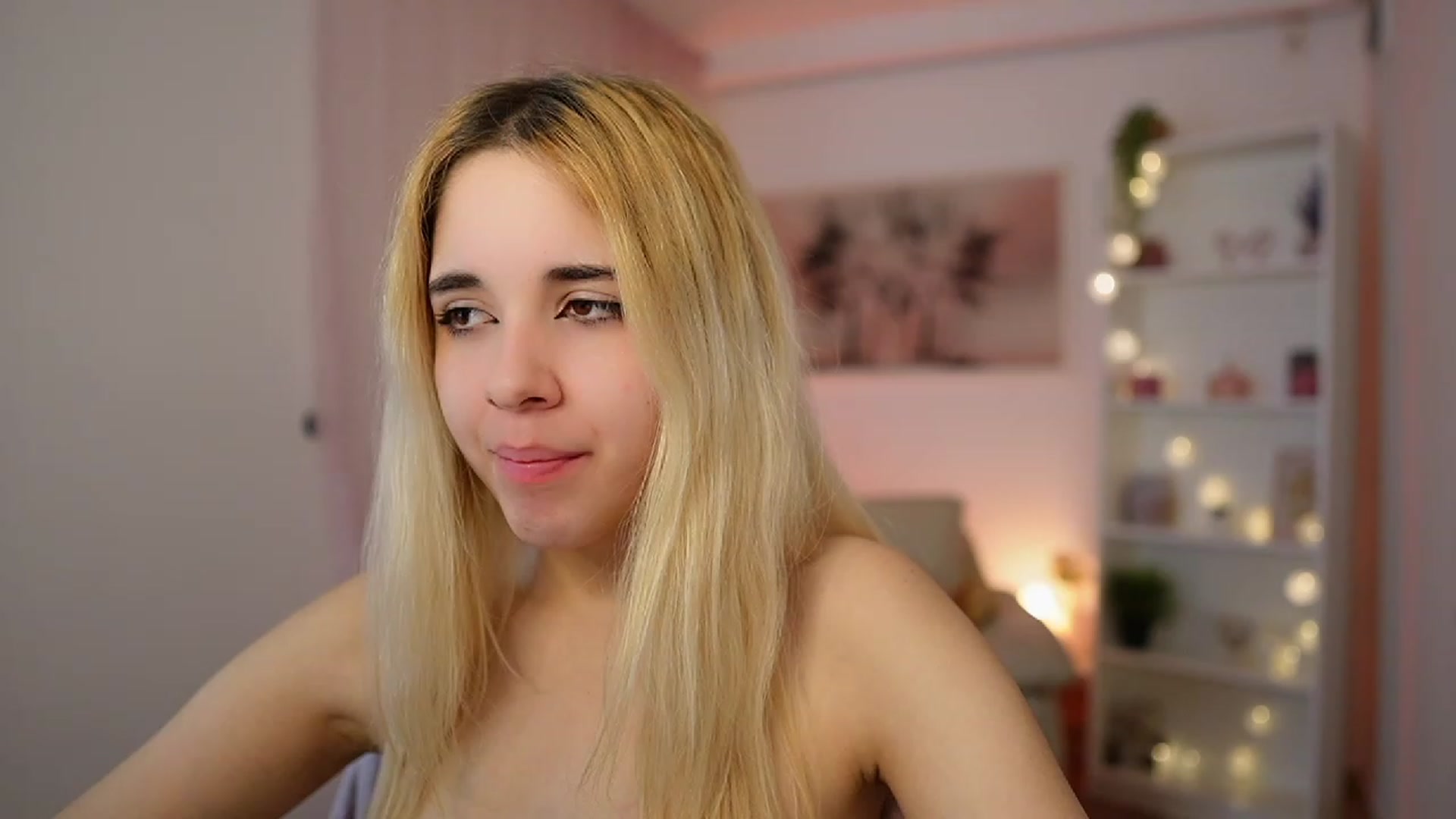 Gallery image thumbnail from Katie_Kush18's myfreecams stream on, 01/03/2024, 12:00 image 11 of 20