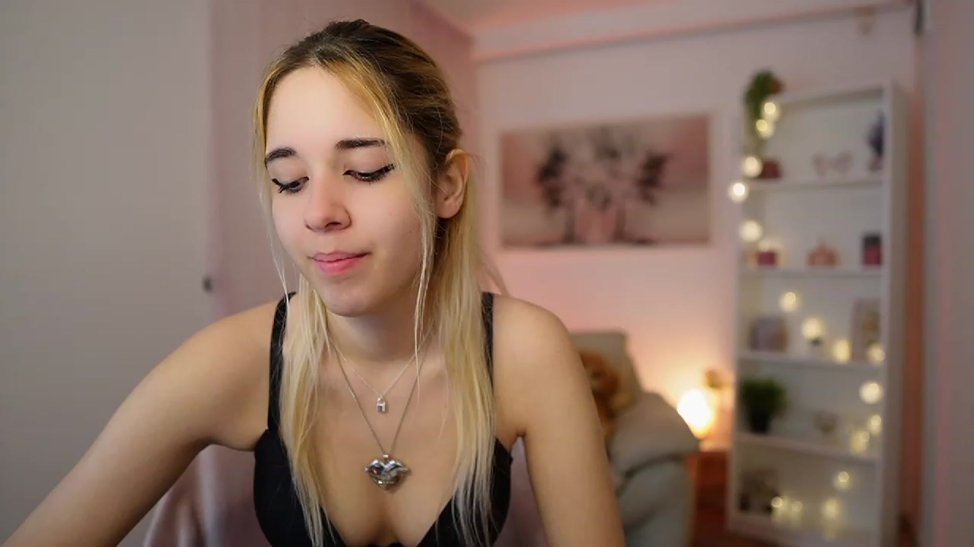 Gallery image thumbnail from Katie_Kush18's myfreecams stream on, 01/04/2024, 09:56 image 20 of 20