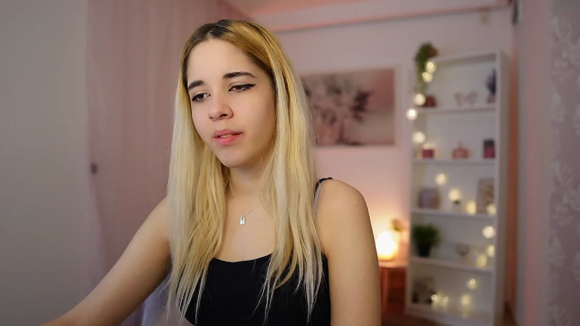 Gallery image thumbnail from Katie_Kush18's myfreecams stream on, 01/05/2024, 10:55 image 1 of 20