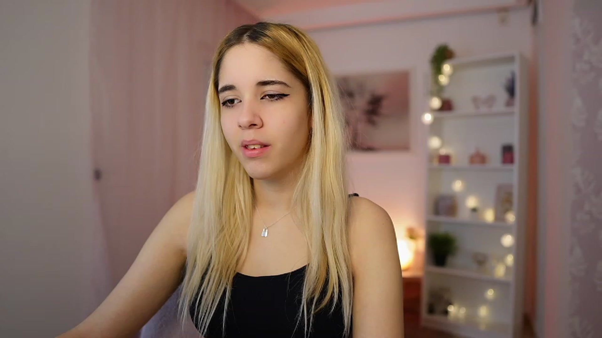 Gallery image thumbnail from Katie_Kush18's myfreecams stream on, 01/05/2024, 10:55 image 2 of 20