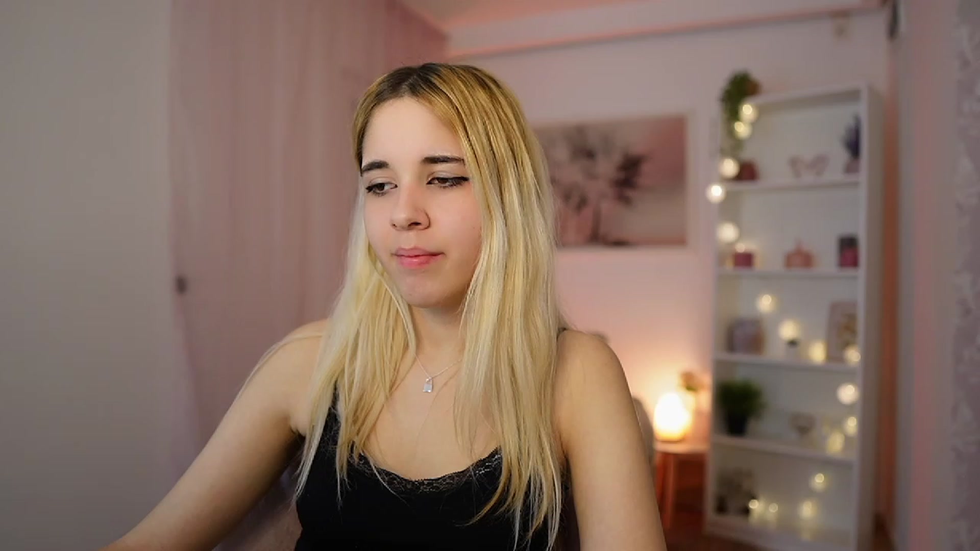 Gallery image thumbnail from Katie_Kush18's myfreecams stream on, 01/05/2024, 13:45 image 20 of 20