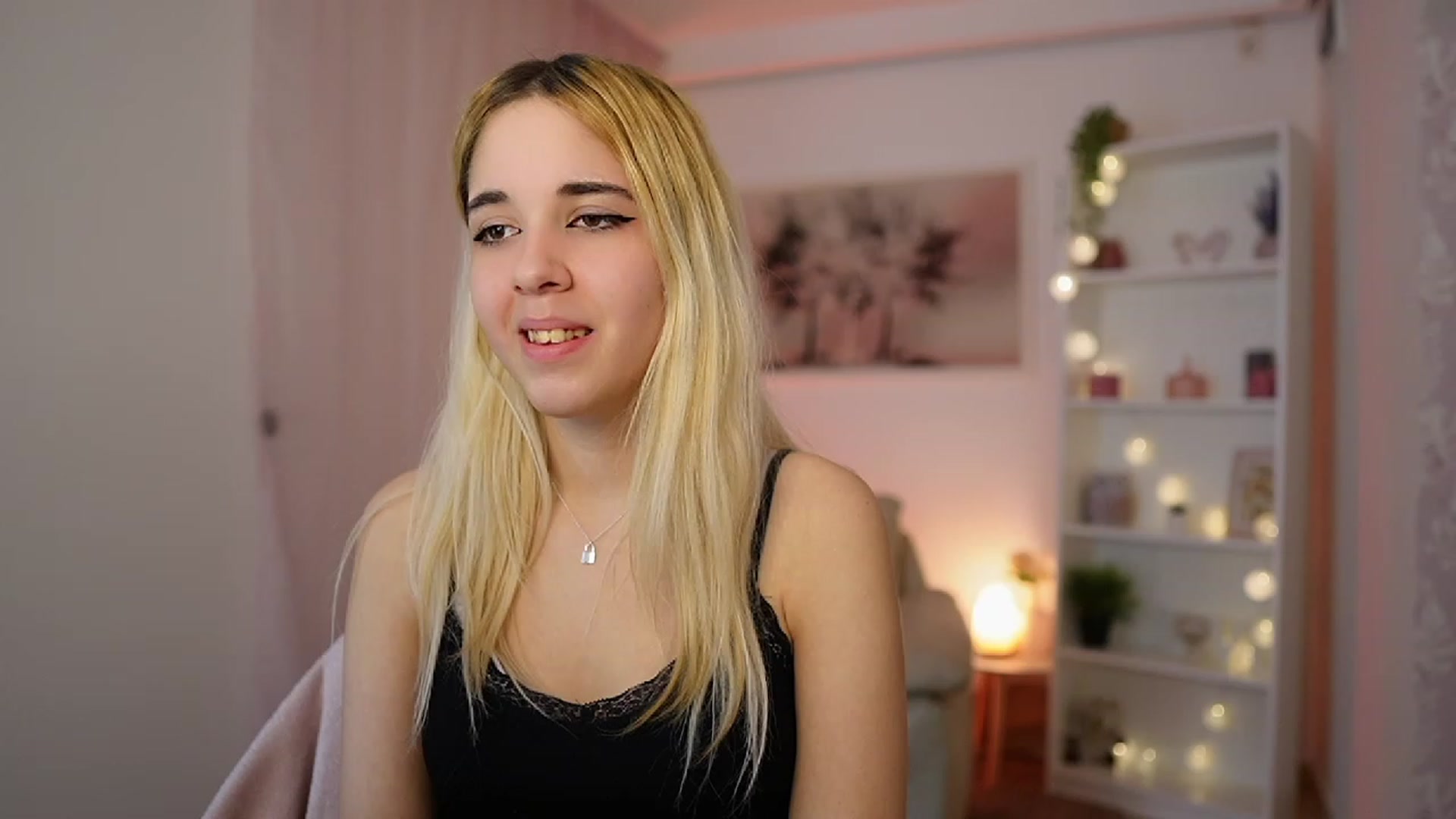 Gallery image thumbnail from Katie_Kush18's myfreecams stream on, 01/05/2024, 13:45 image 19 of 20