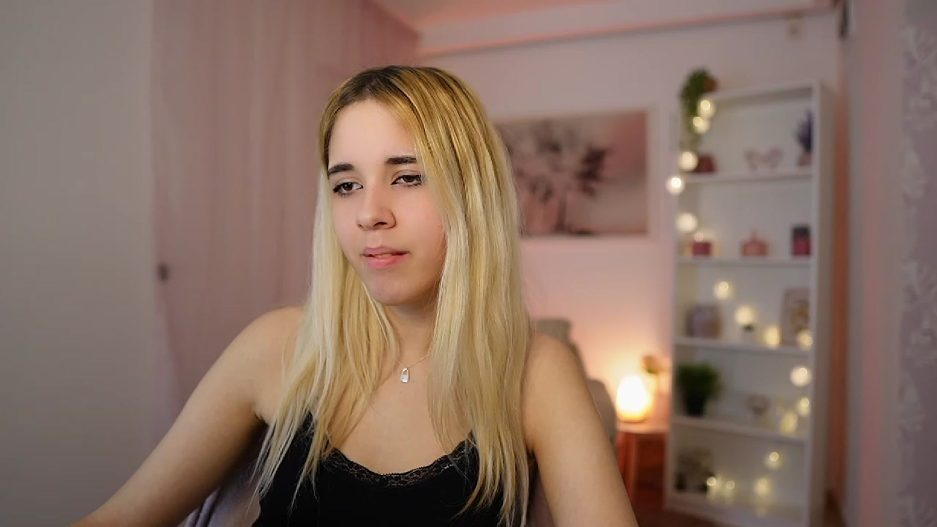 Gallery image thumbnail from Katie_Kush18's myfreecams stream on, 01/05/2024, 13:45 image 16 of 20