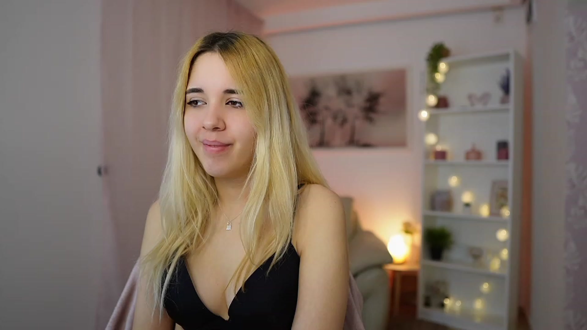 Gallery image thumbnail from Katie_Kush18's myfreecams stream on, 01/09/2024, 09:52 image 20 of 20