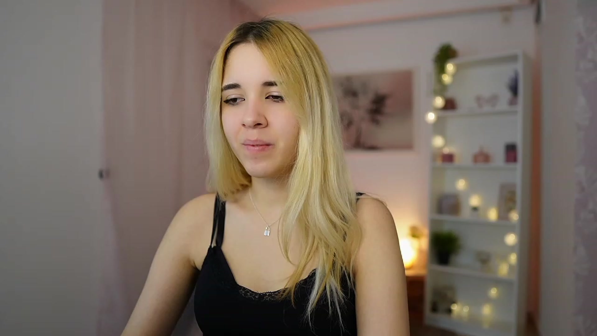 Gallery image thumbnail from Katie_Kush18's myfreecams stream on, 01/09/2024, 09:52 image 4 of 20