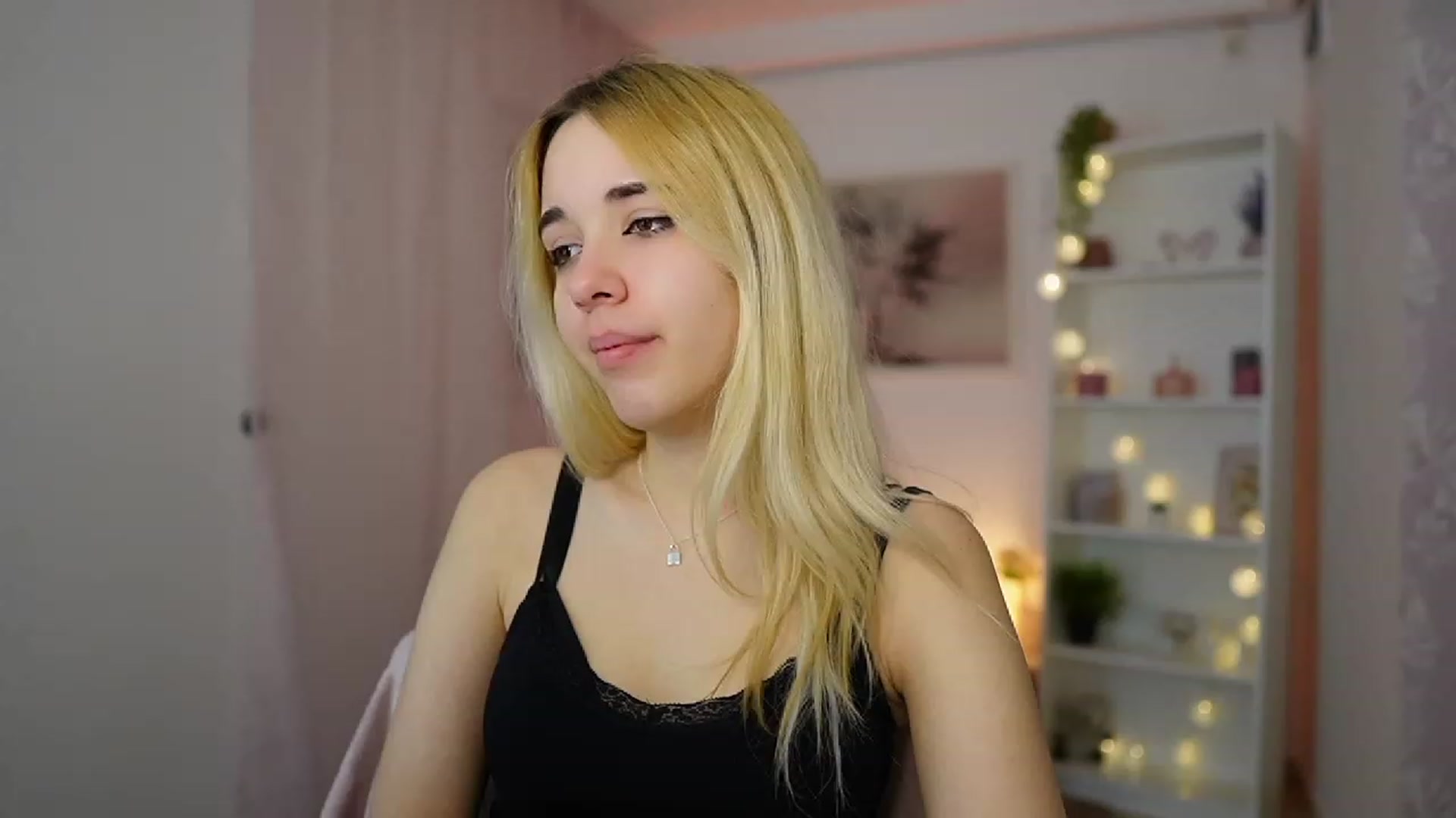 Gallery image thumbnail from Katie_Kush18's myfreecams stream on, 01/09/2024, 09:52 image 2 of 20