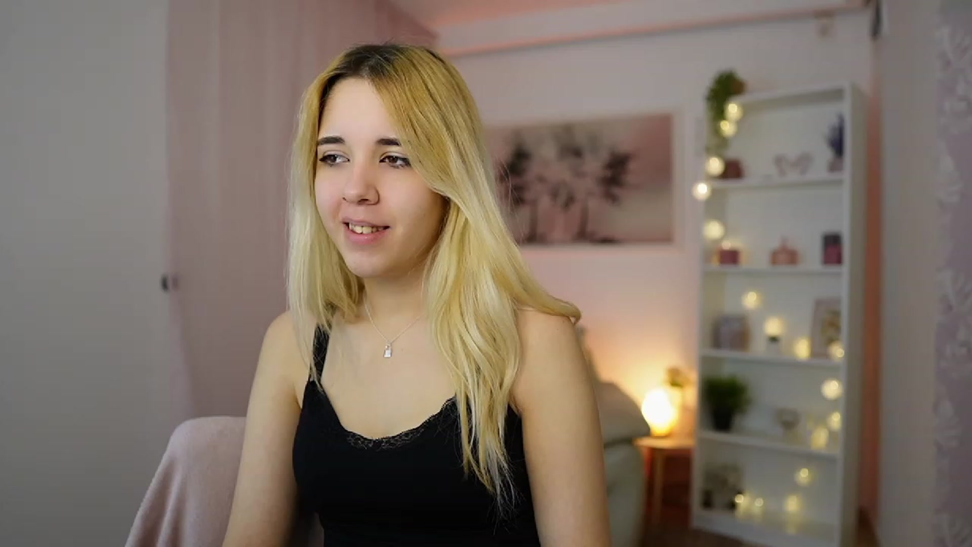 Gallery image thumbnail from Katie_Kush18's myfreecams stream on, 01/09/2024, 09:52 image 7 of 20