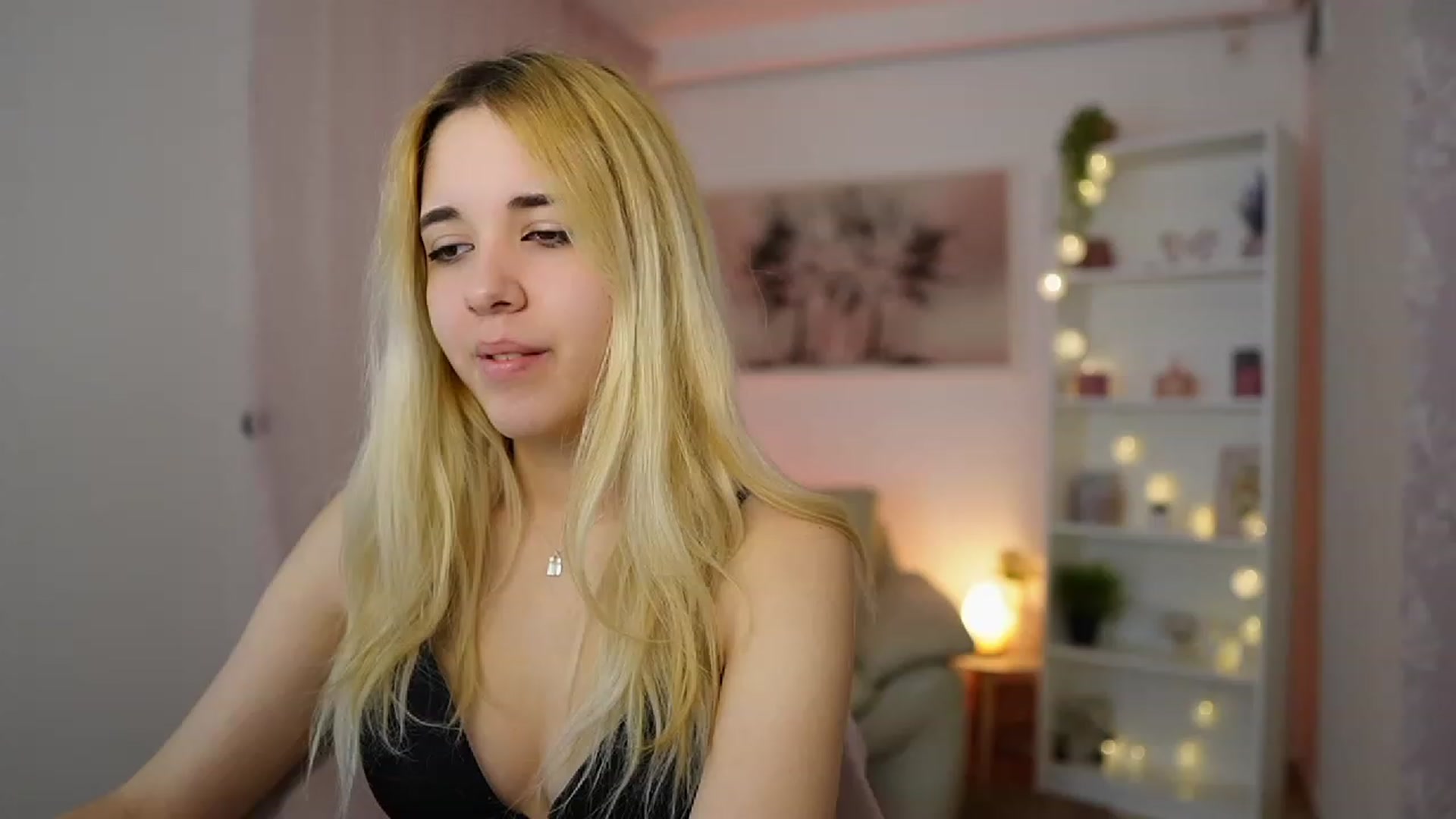 Gallery image thumbnail from Katie_Kush18's myfreecams stream on, 01/09/2024, 11:05 image 2 of 20