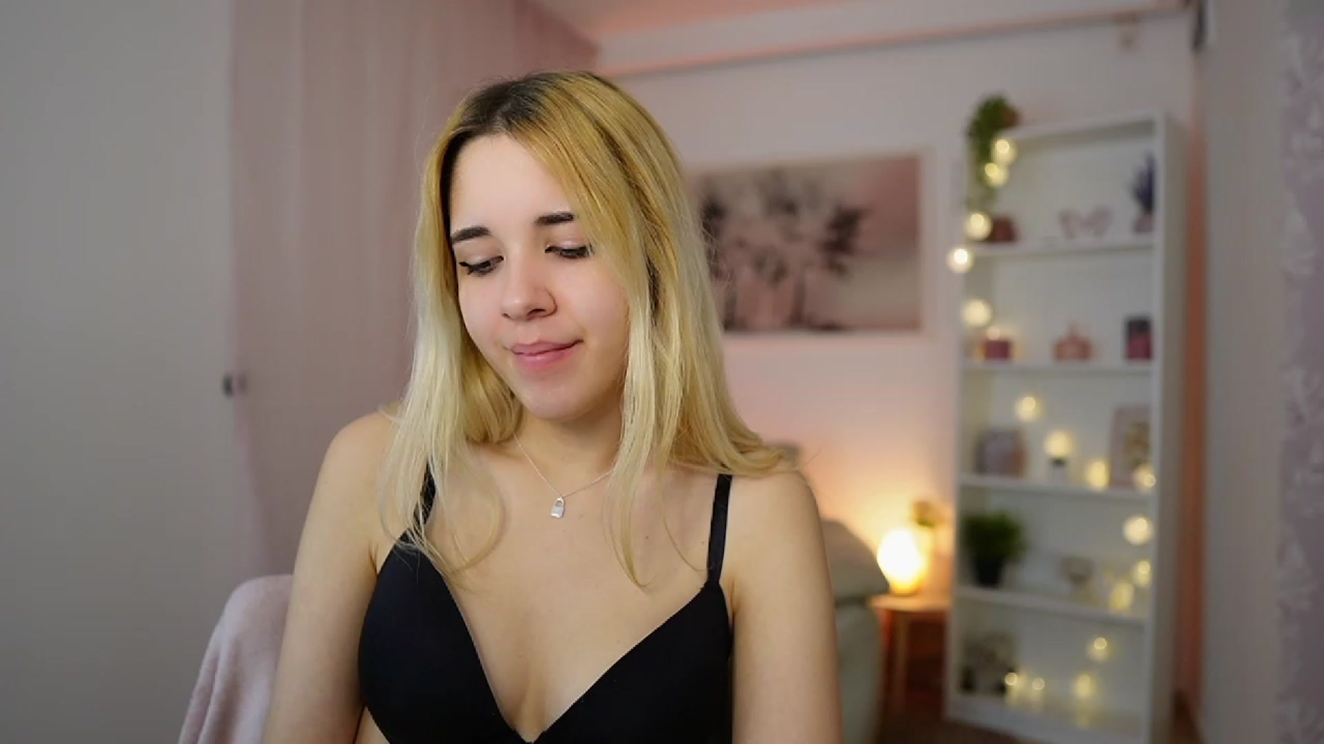 Gallery image thumbnail from Katie_Kush18's myfreecams stream on, 01/09/2024, 12:27 image 7 of 20