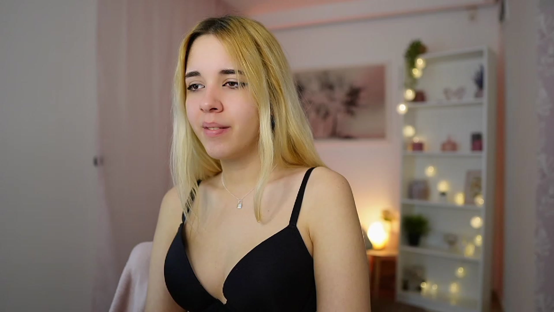 Gallery image thumbnail from Katie_Kush18's myfreecams stream on, 01/09/2024, 12:27 image 20 of 20