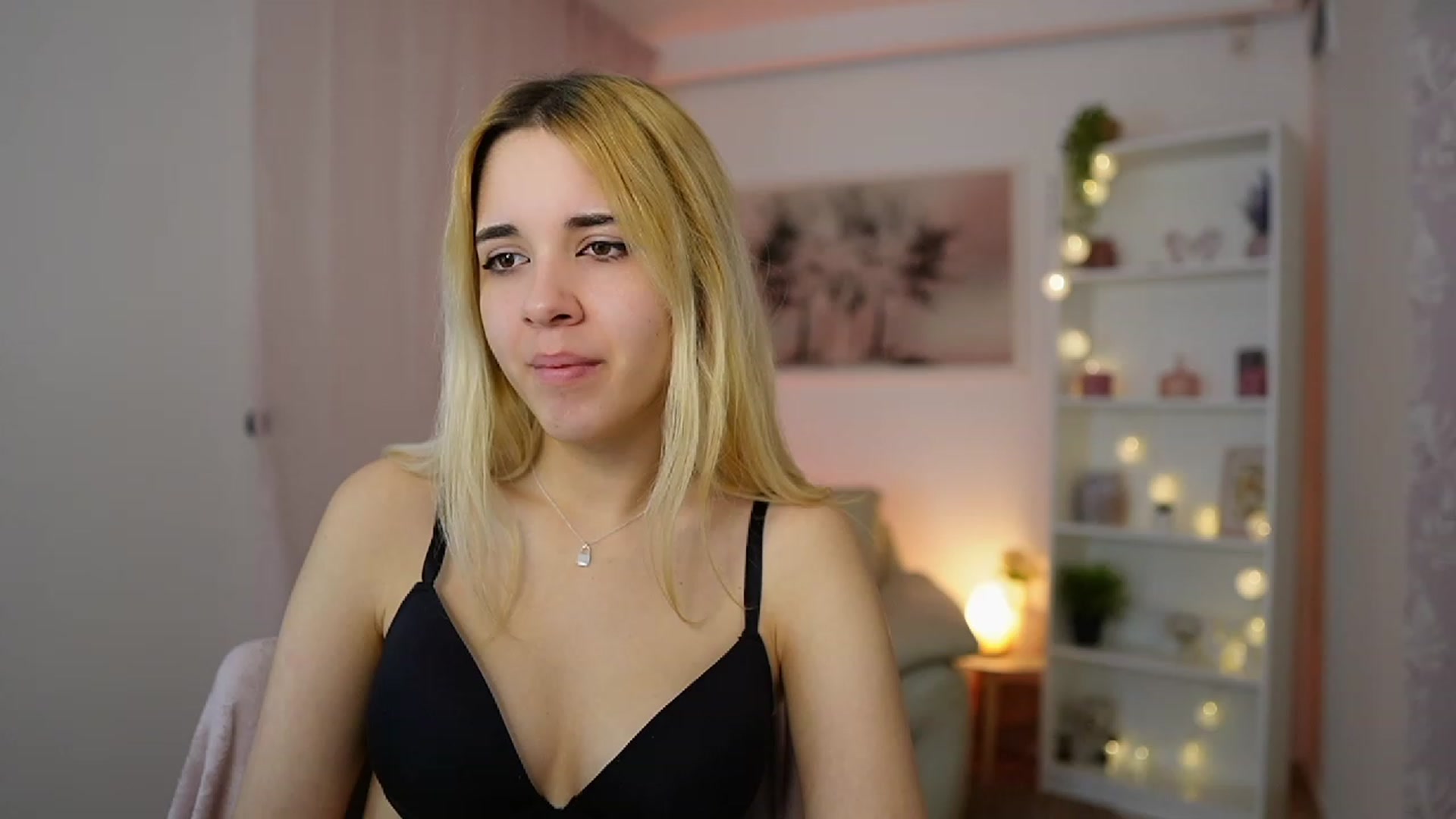 Gallery image thumbnail from Katie_Kush18's myfreecams stream on, 01/09/2024, 12:27 image 6 of 20