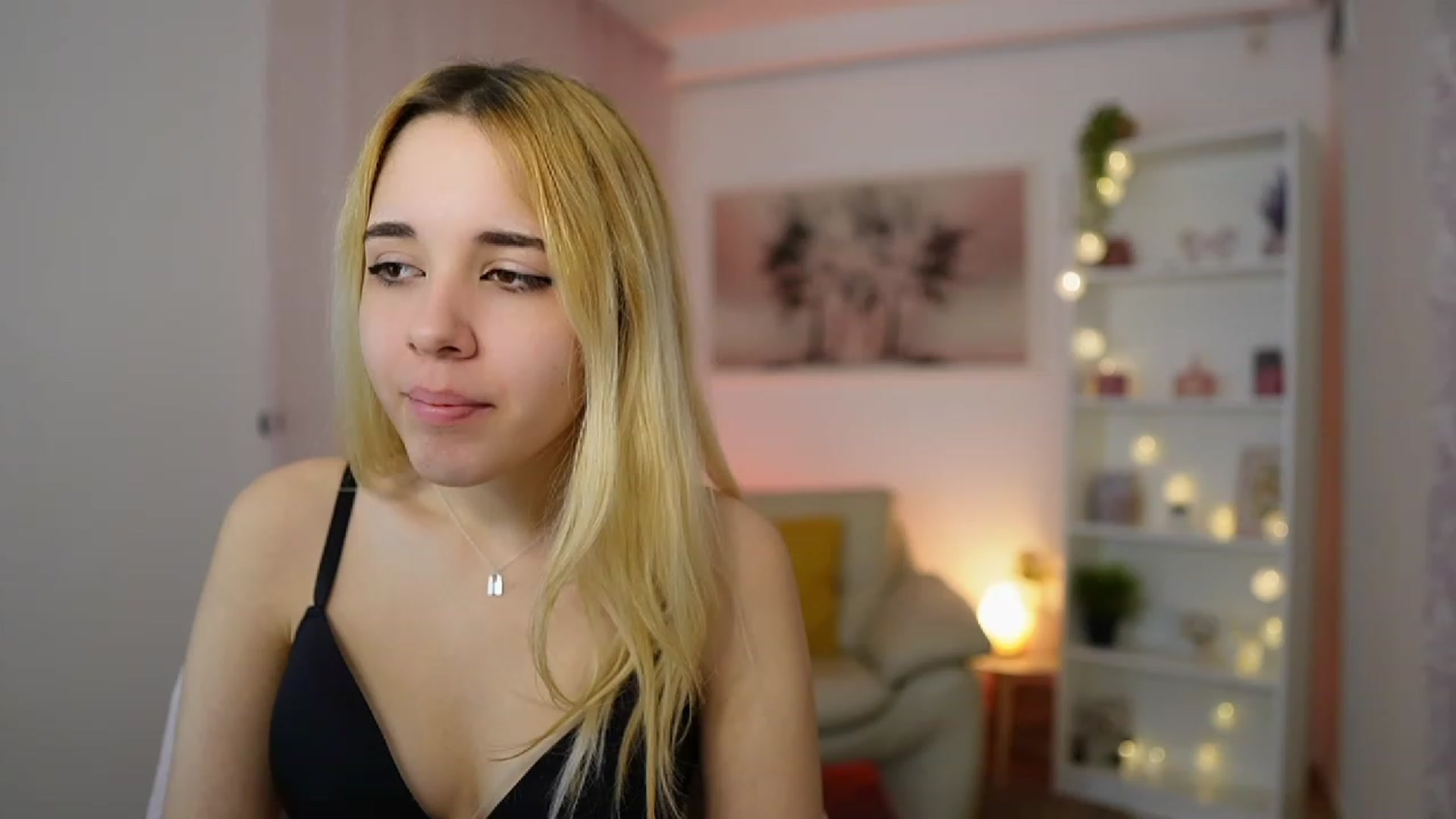 Gallery image thumbnail from Katie_Kush18's myfreecams stream on, 01/09/2024, 13:08 image 4 of 20