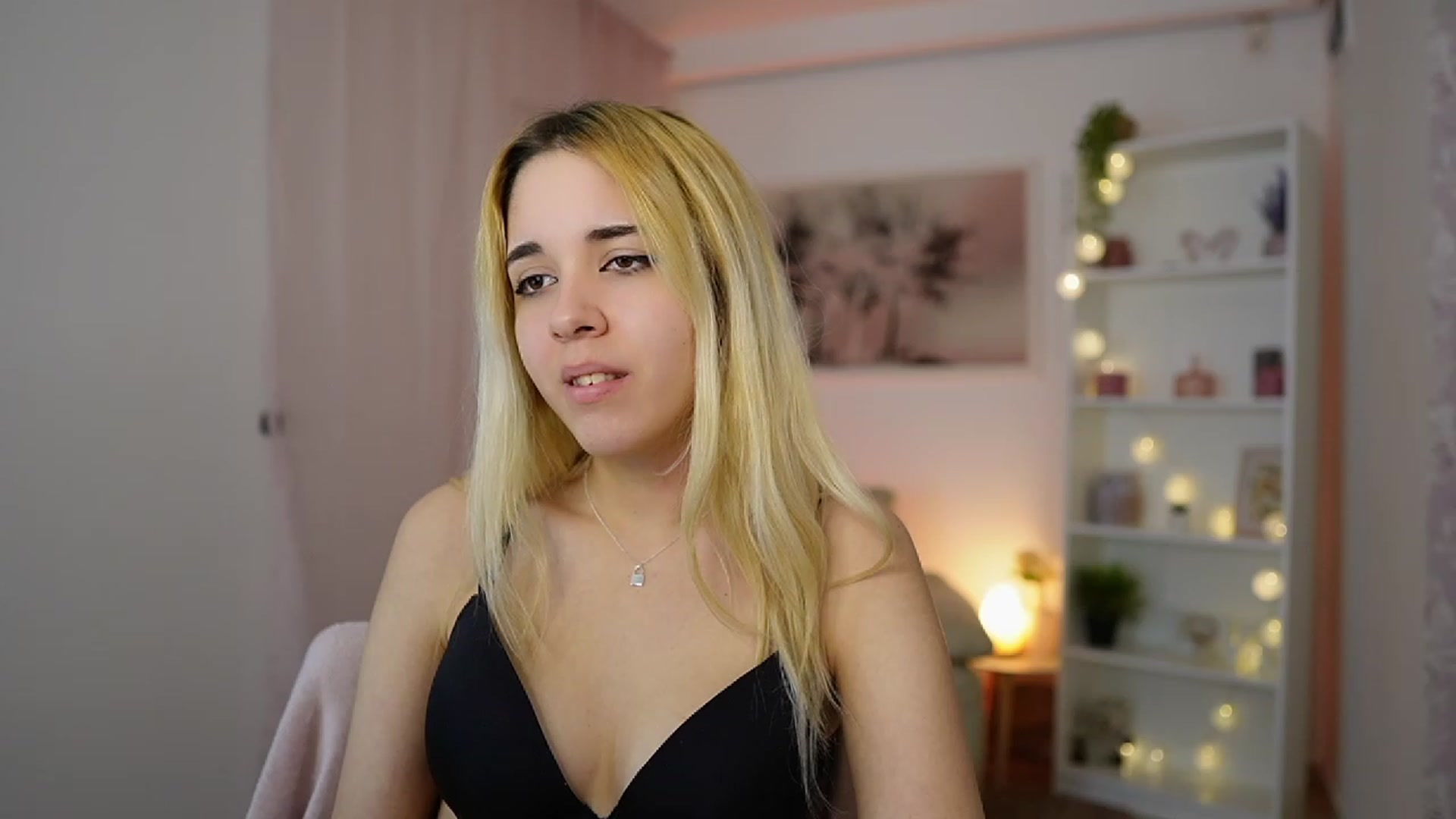 Gallery image thumbnail from Katie_Kush18's myfreecams stream on, 01/09/2024, 13:08 image 13 of 20