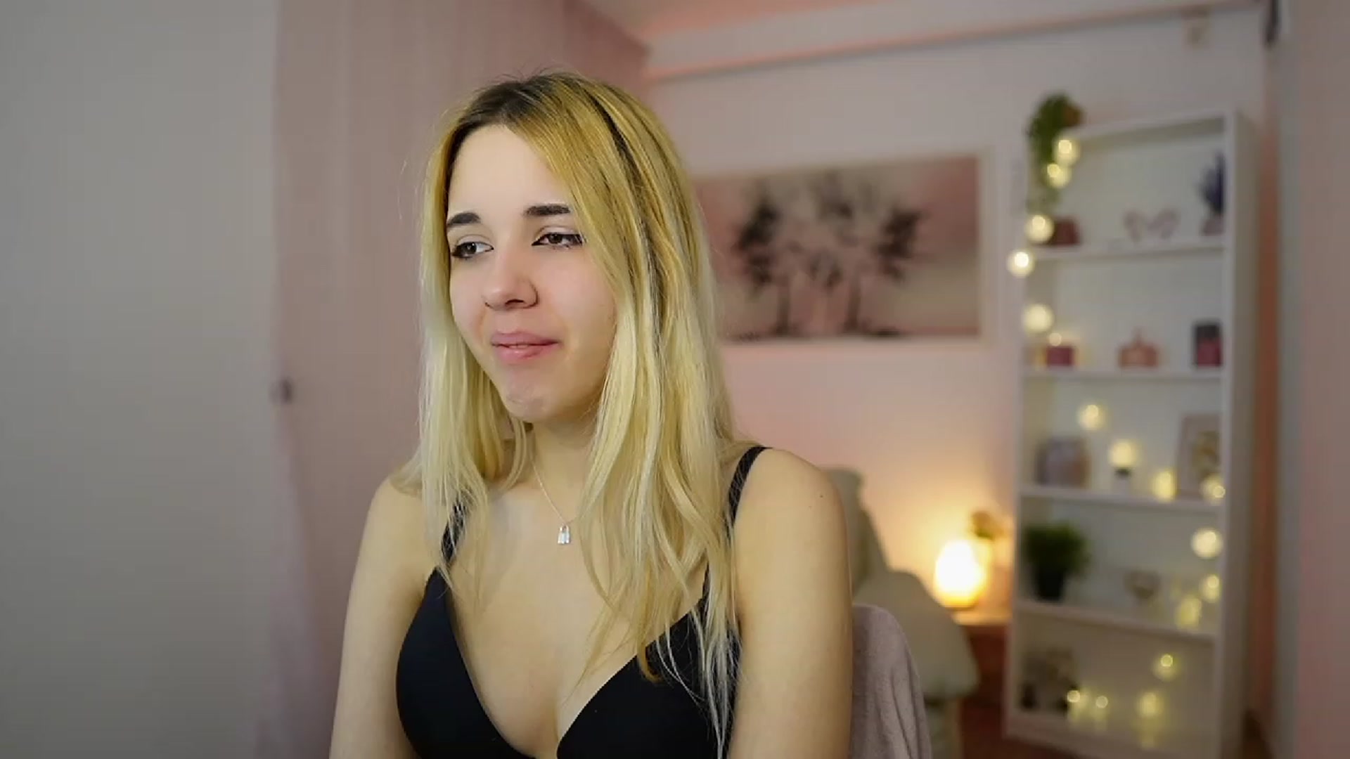 Gallery image thumbnail from Katie_Kush18's myfreecams stream on, 01/10/2024, 10:07 image 20 of 20