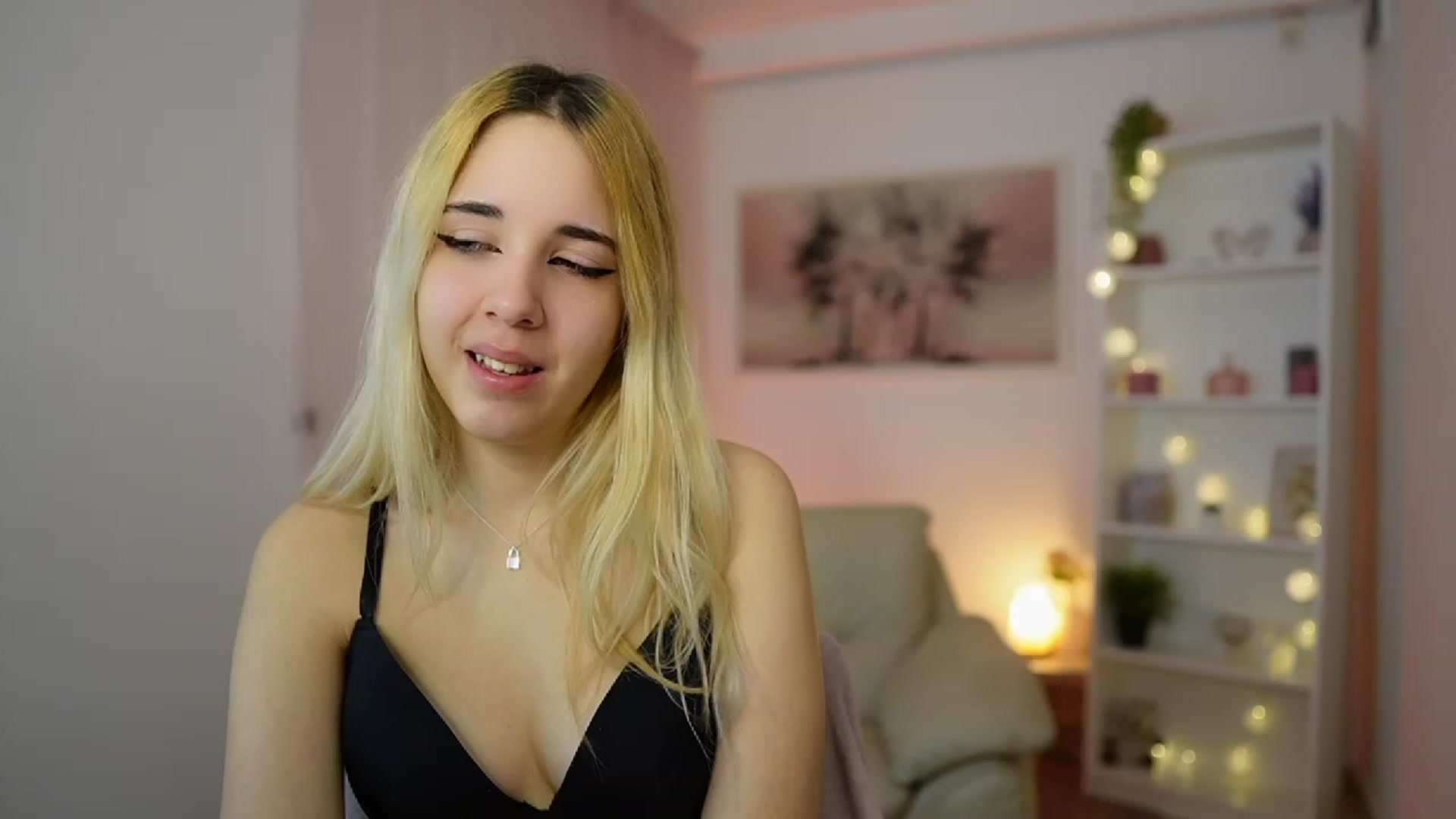 Gallery image thumbnail from Katie_Kush18's myfreecams stream on, 01/10/2024, 10:07 image 15 of 20