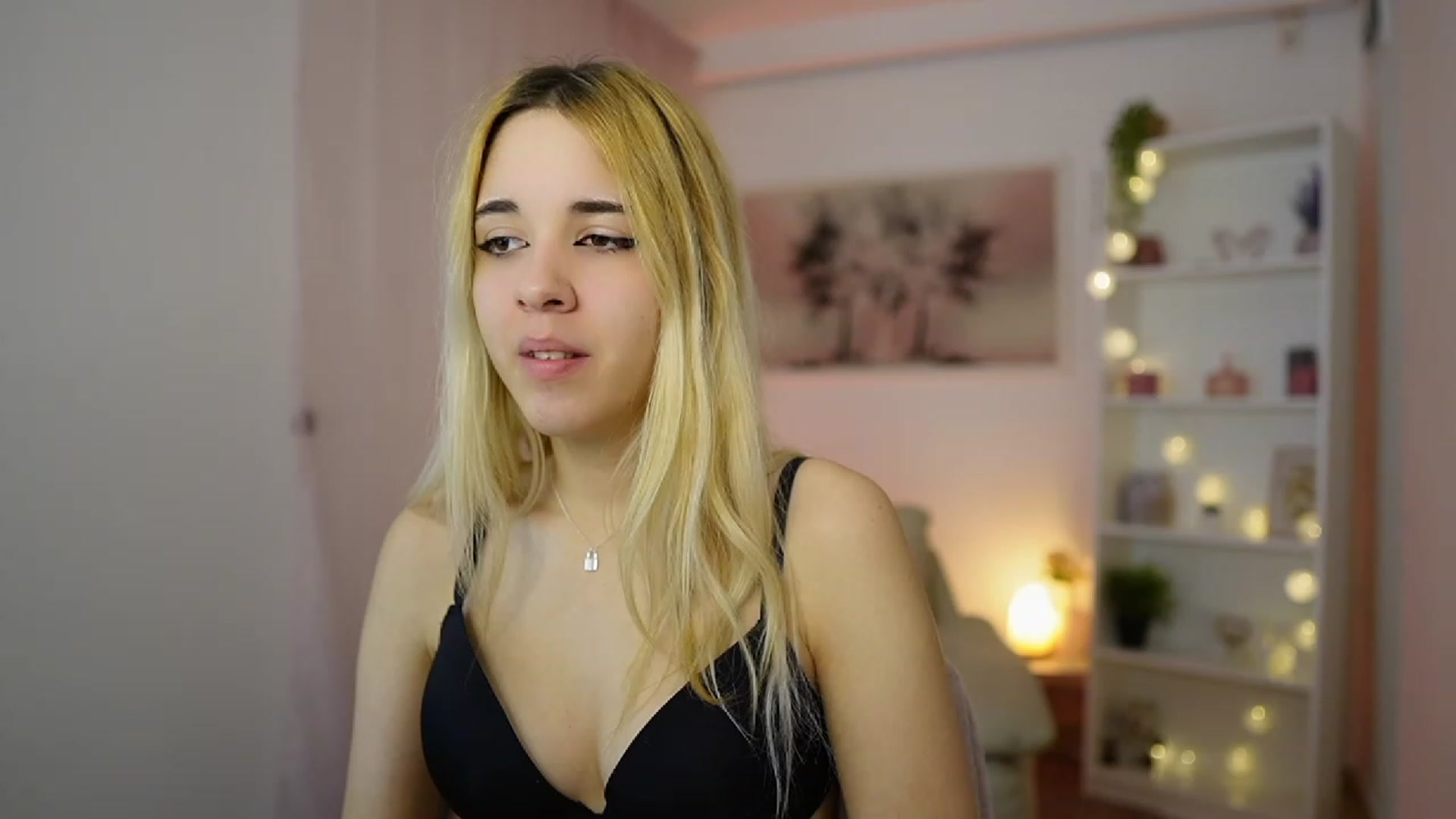 Gallery image thumbnail from Katie_Kush18's myfreecams stream on, 01/10/2024, 10:07 image 17 of 20