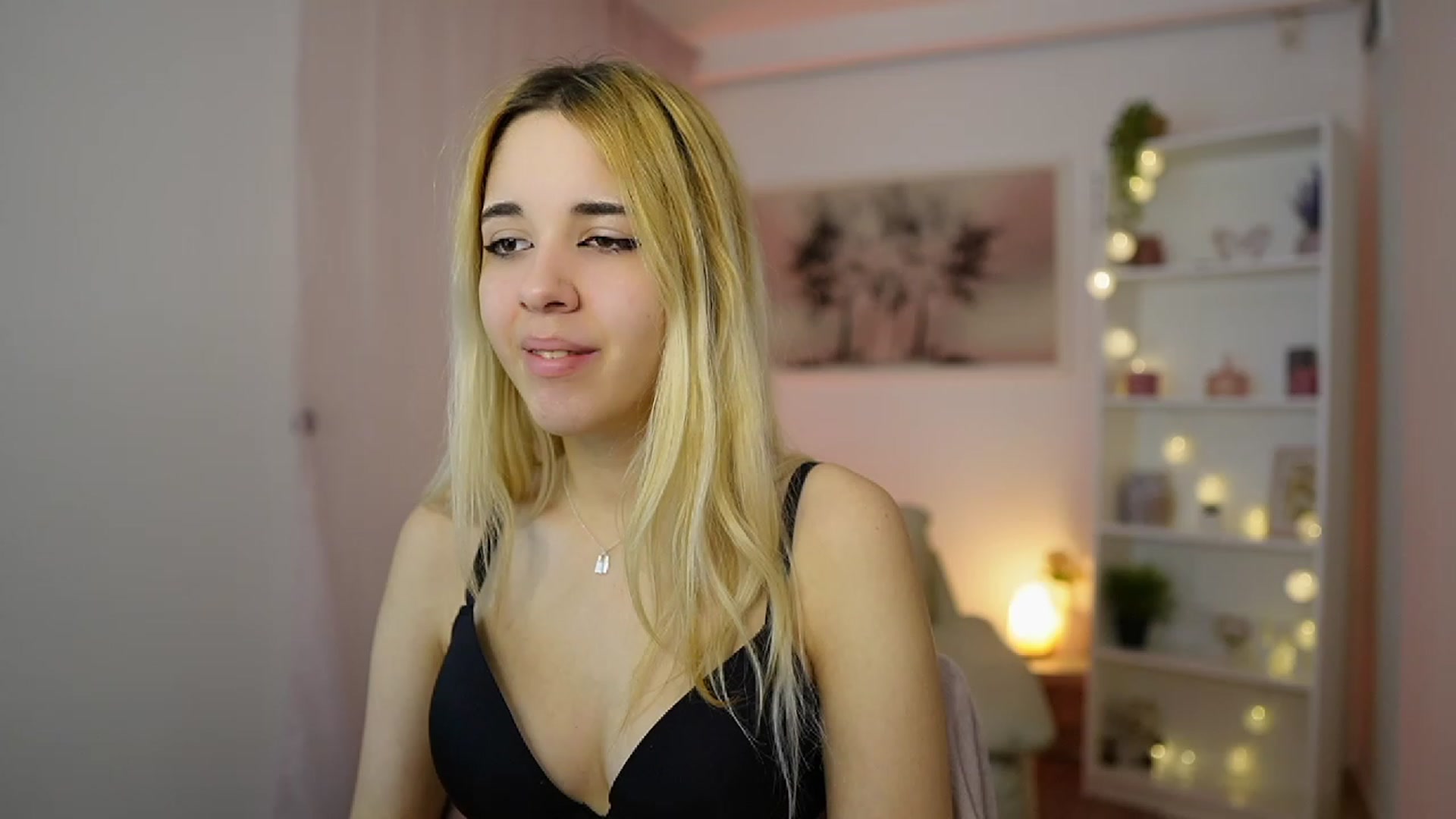 Gallery image thumbnail from Katie_Kush18's myfreecams stream on, 01/10/2024, 10:07 image 18 of 20