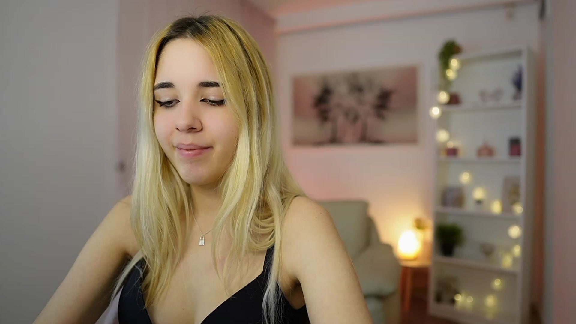 Gallery image thumbnail from Katie_Kush18's myfreecams stream on, 01/10/2024, 11:03 image 20 of 20