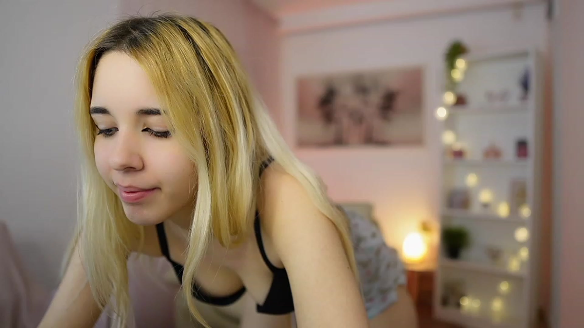 Gallery image thumbnail from Katie_Kush18's myfreecams stream on, 01/10/2024, 11:03 image 19 of 20