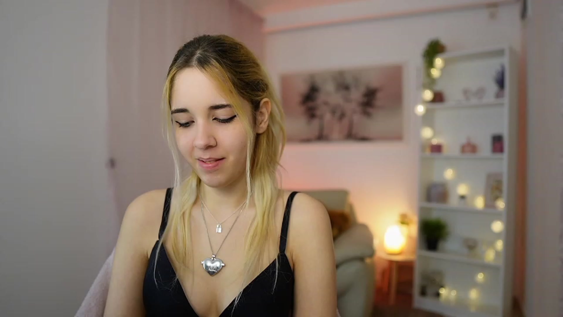 Gallery image thumbnail from Katie_Kush18's myfreecams stream on, 01/11/2024, 11:17 image 1 of 20