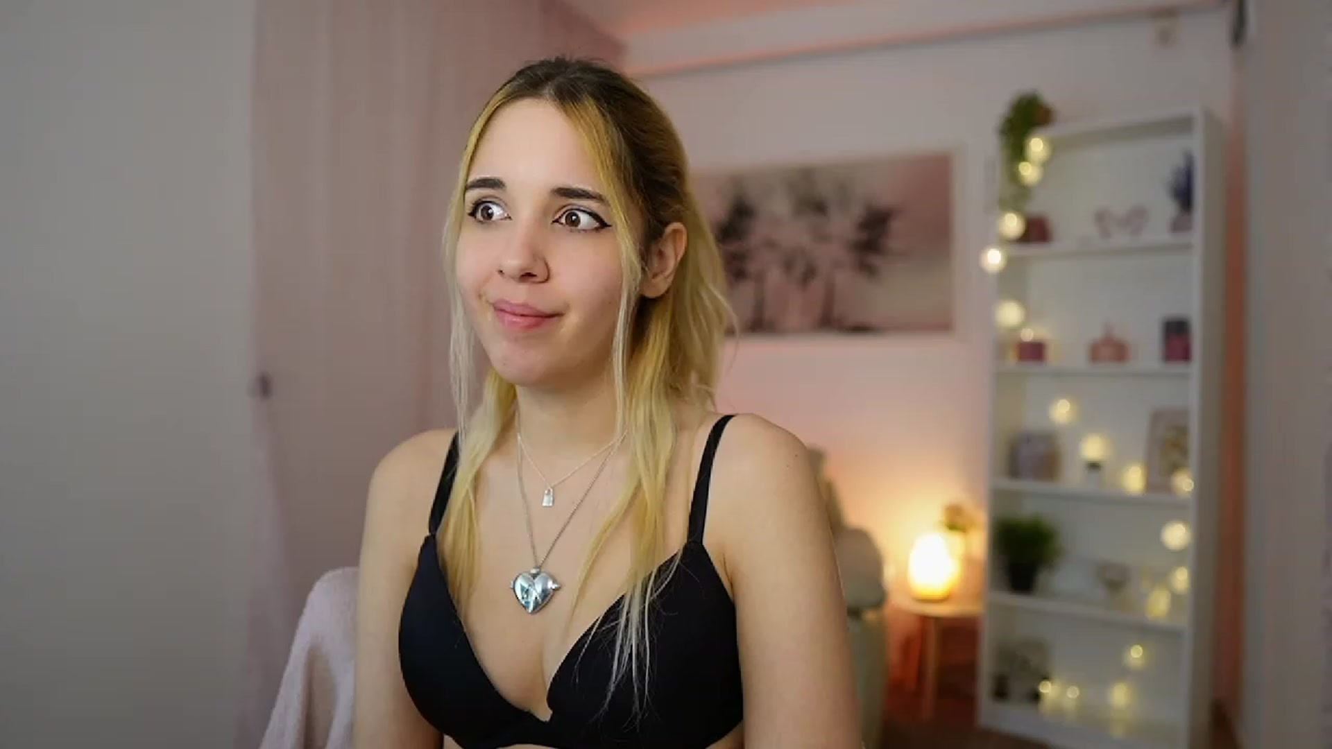 Gallery image thumbnail from Katie_Kush18's myfreecams stream on, 01/11/2024, 13:44 image 7 of 20