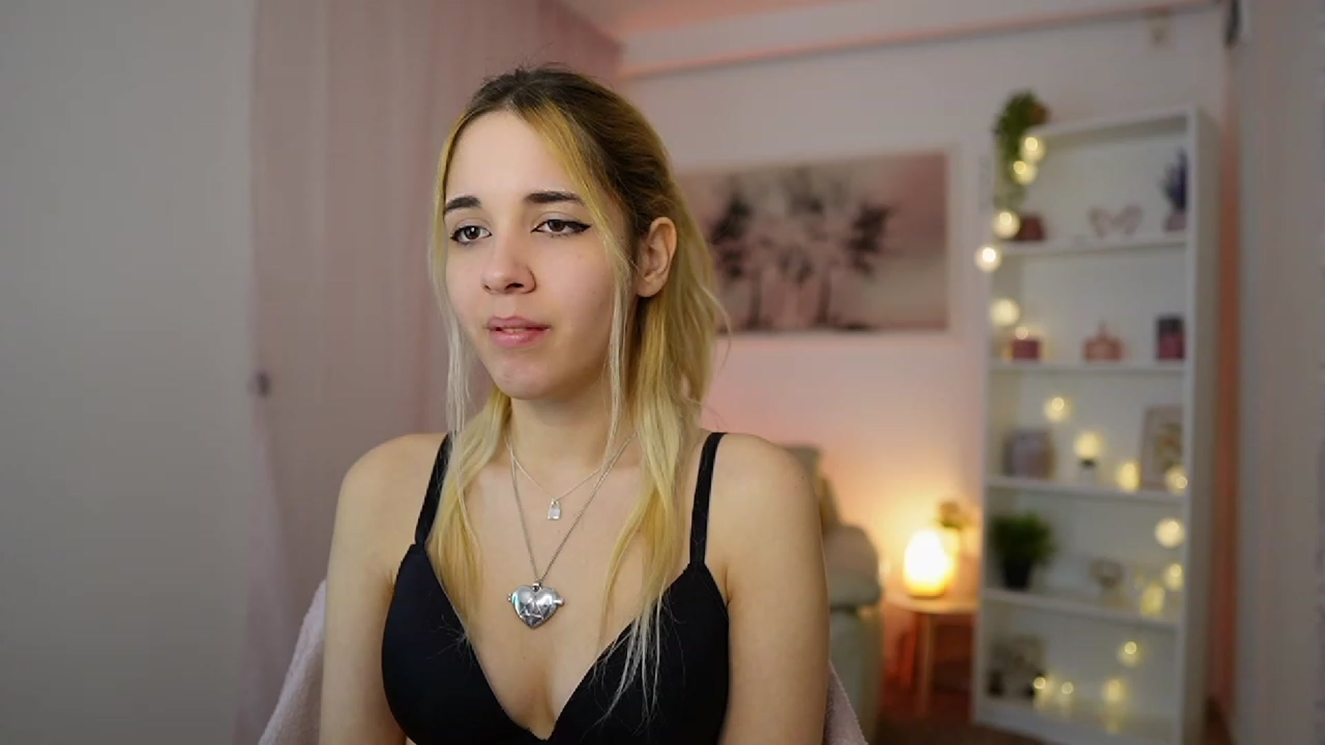 Gallery image thumbnail from Katie_Kush18's myfreecams stream on, 01/11/2024, 13:44 image 5 of 20