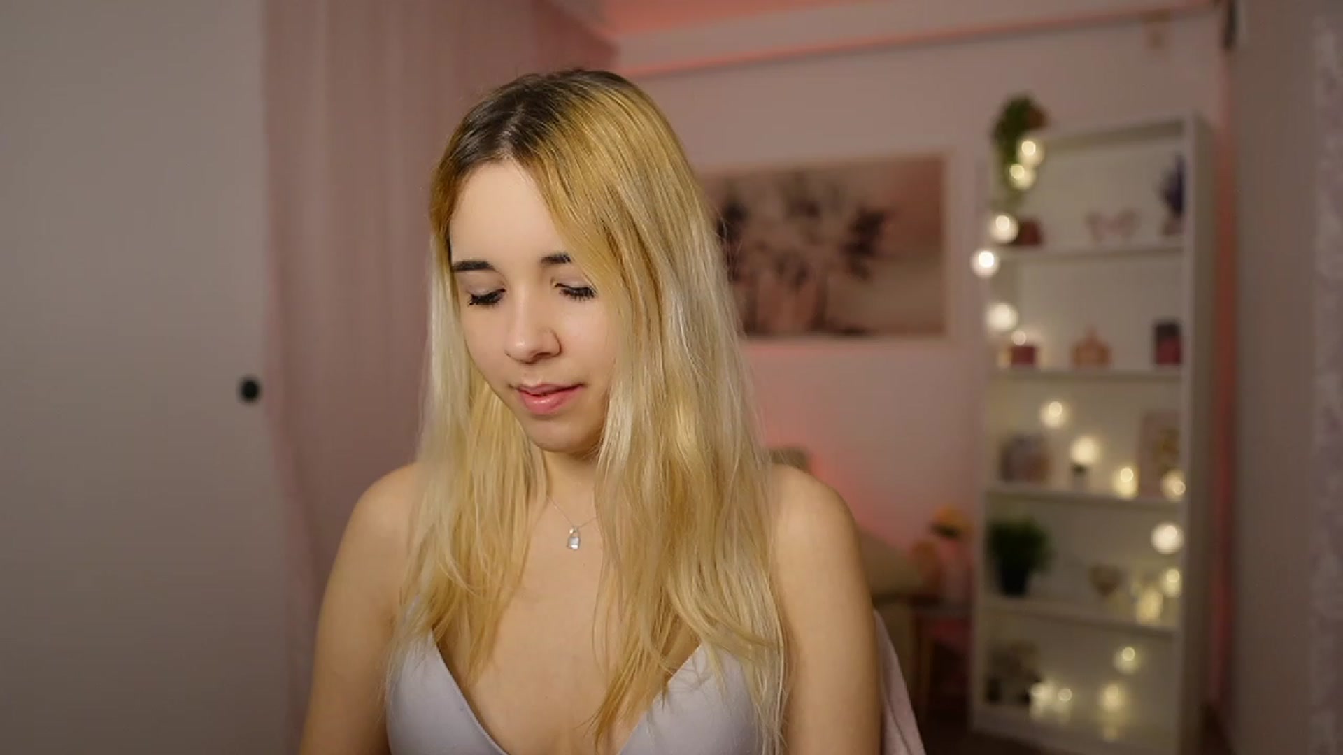 Gallery image thumbnail from Katie_Kush18's myfreecams stream on, 01/16/2024, 11:09 image 20 of 20