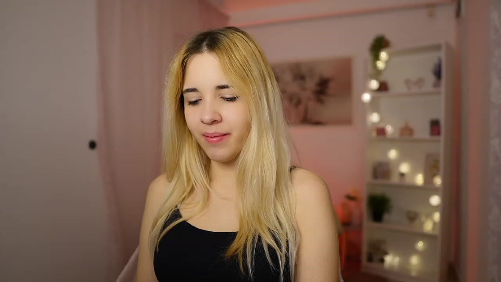 Gallery image thumbnail from Katie_Kush18's myfreecams stream on, 01/17/2024, 10:32 image 7 of 20