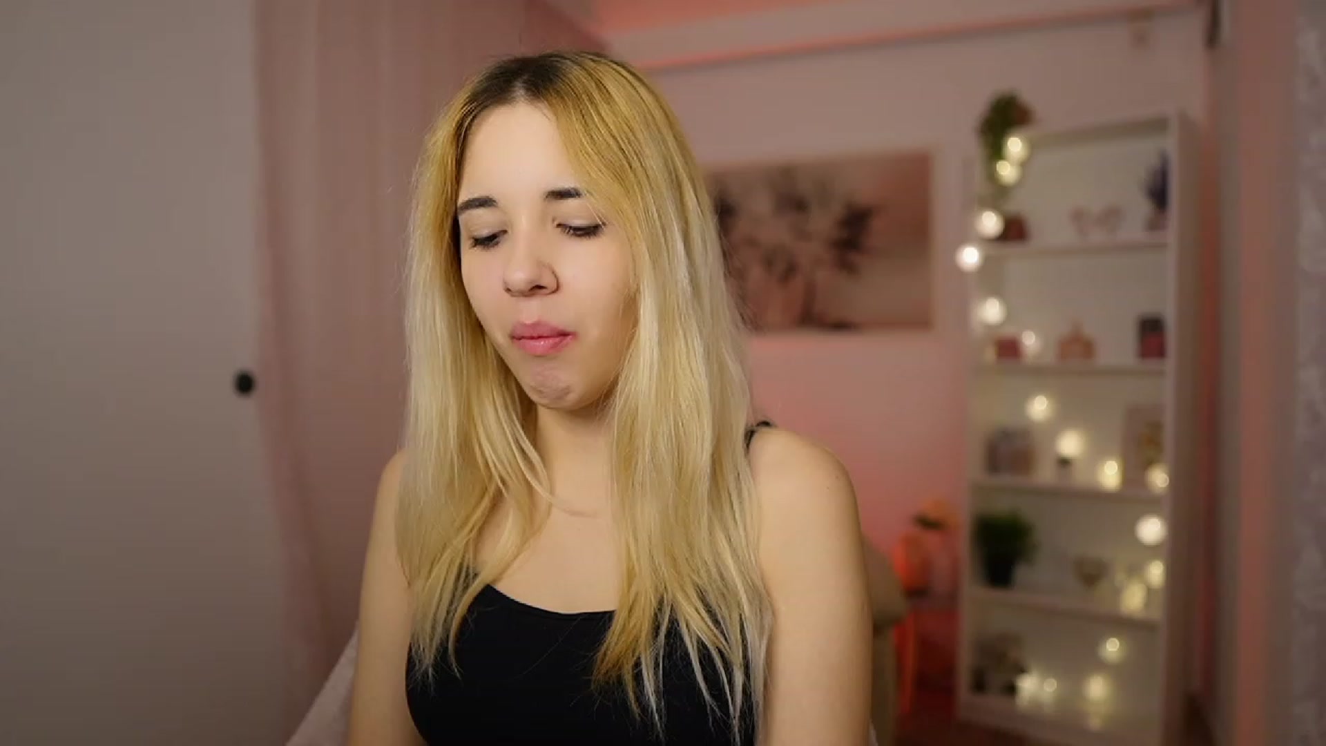 Gallery image thumbnail from Katie_Kush18's myfreecams stream on, 01/17/2024, 10:32 image 8 of 20