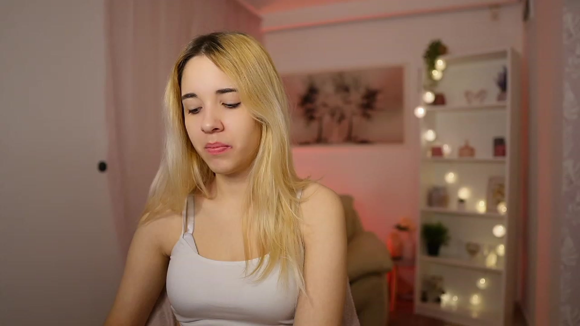 Gallery image thumbnail from Katie_Kush18's myfreecams stream on, 01/19/2024, 09:41 image 10 of 20