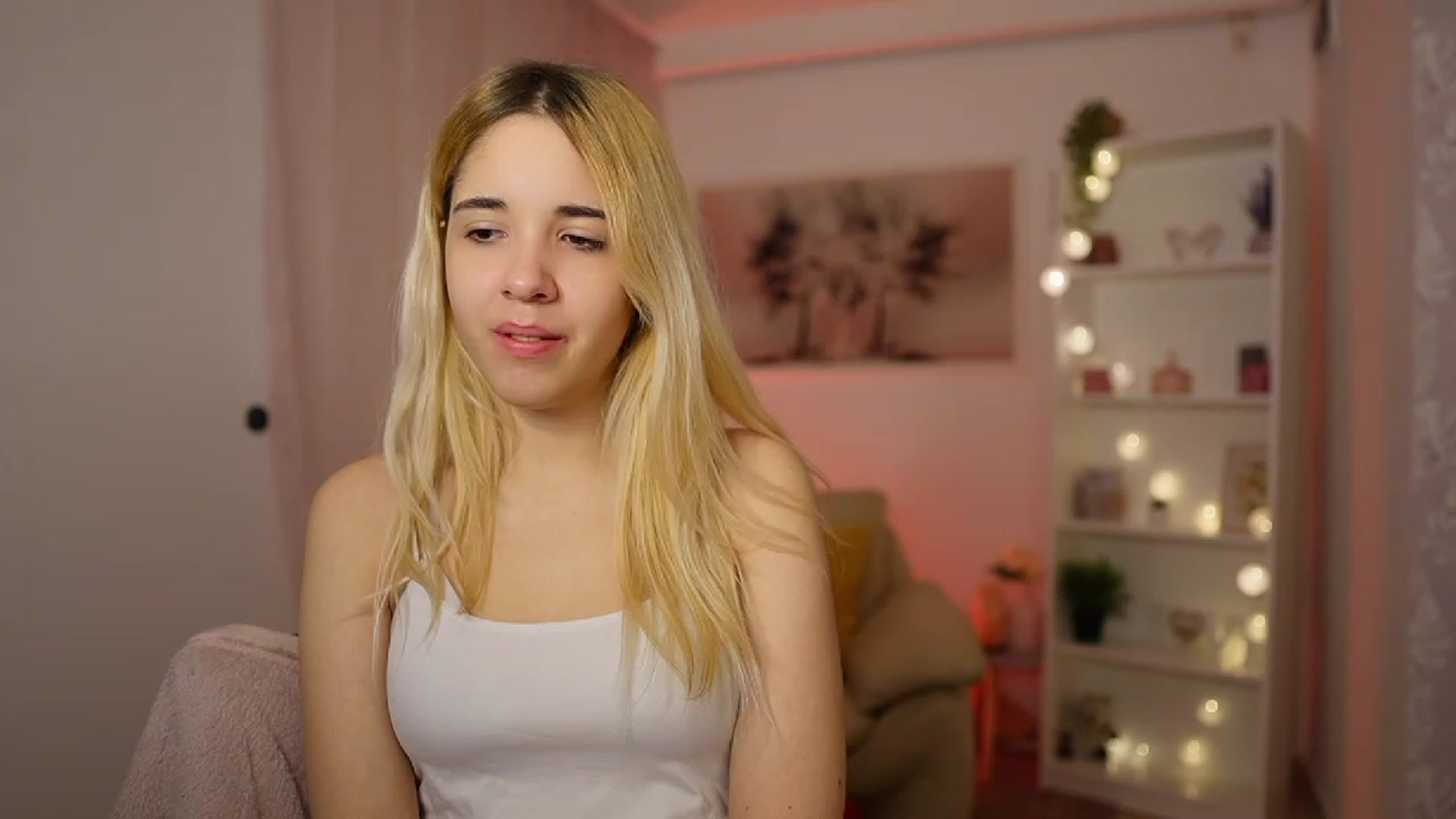 Gallery image thumbnail from Katie_Kush18's myfreecams stream on, 01/19/2024, 09:41 image 18 of 20