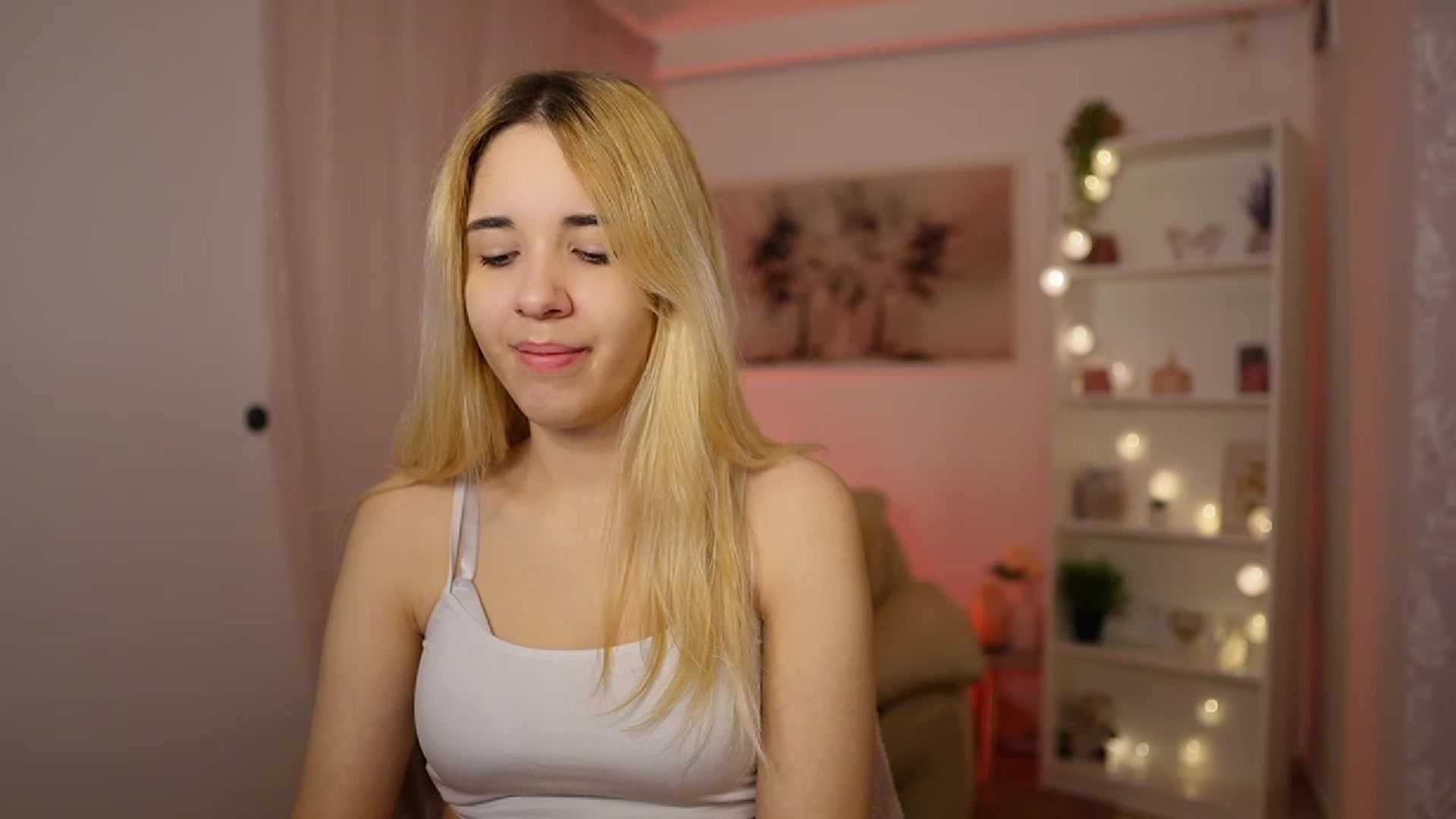 Gallery image thumbnail from Katie_Kush18's myfreecams stream on, 01/19/2024, 09:41 image 4 of 20