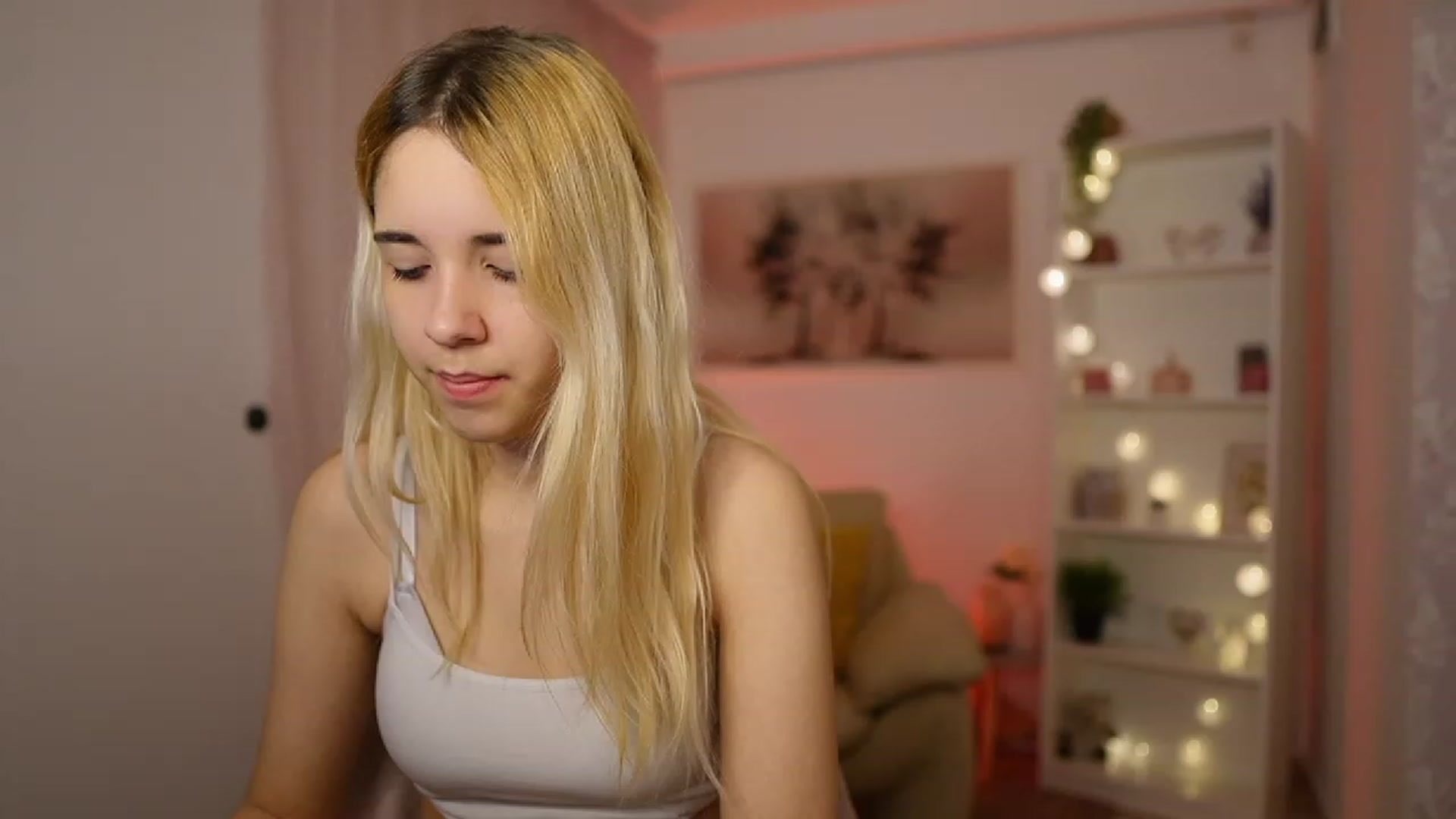 Gallery image thumbnail from Katie_Kush18's myfreecams stream on, 01/19/2024, 09:41 image 16 of 20