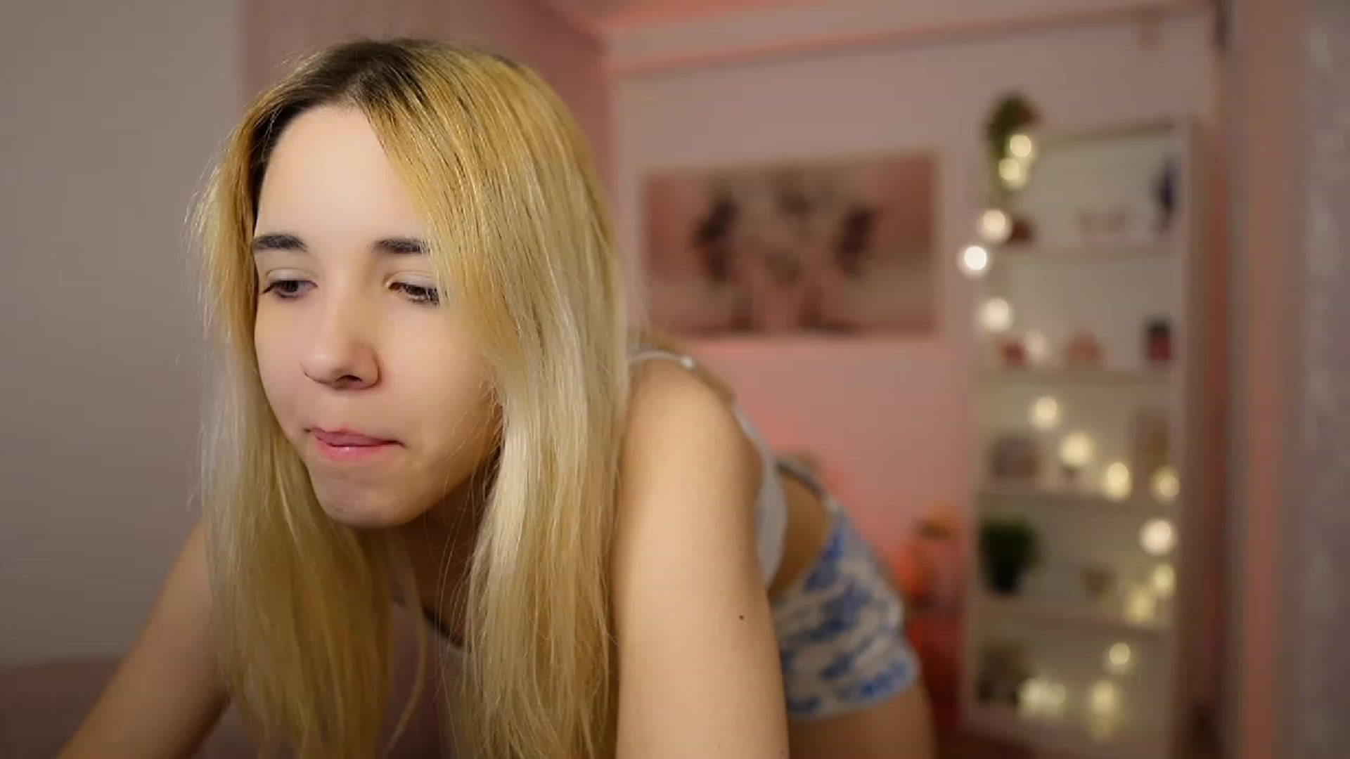 Gallery image thumbnail from Katie_Kush18's myfreecams stream on, 01/19/2024, 09:41 image 1 of 20