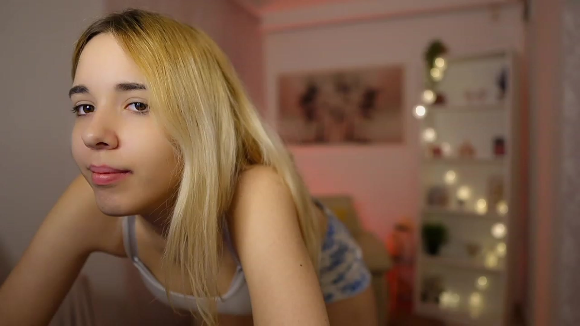 Gallery image thumbnail from Katie_Kush18's myfreecams stream on, 01/19/2024, 09:41 image 12 of 20