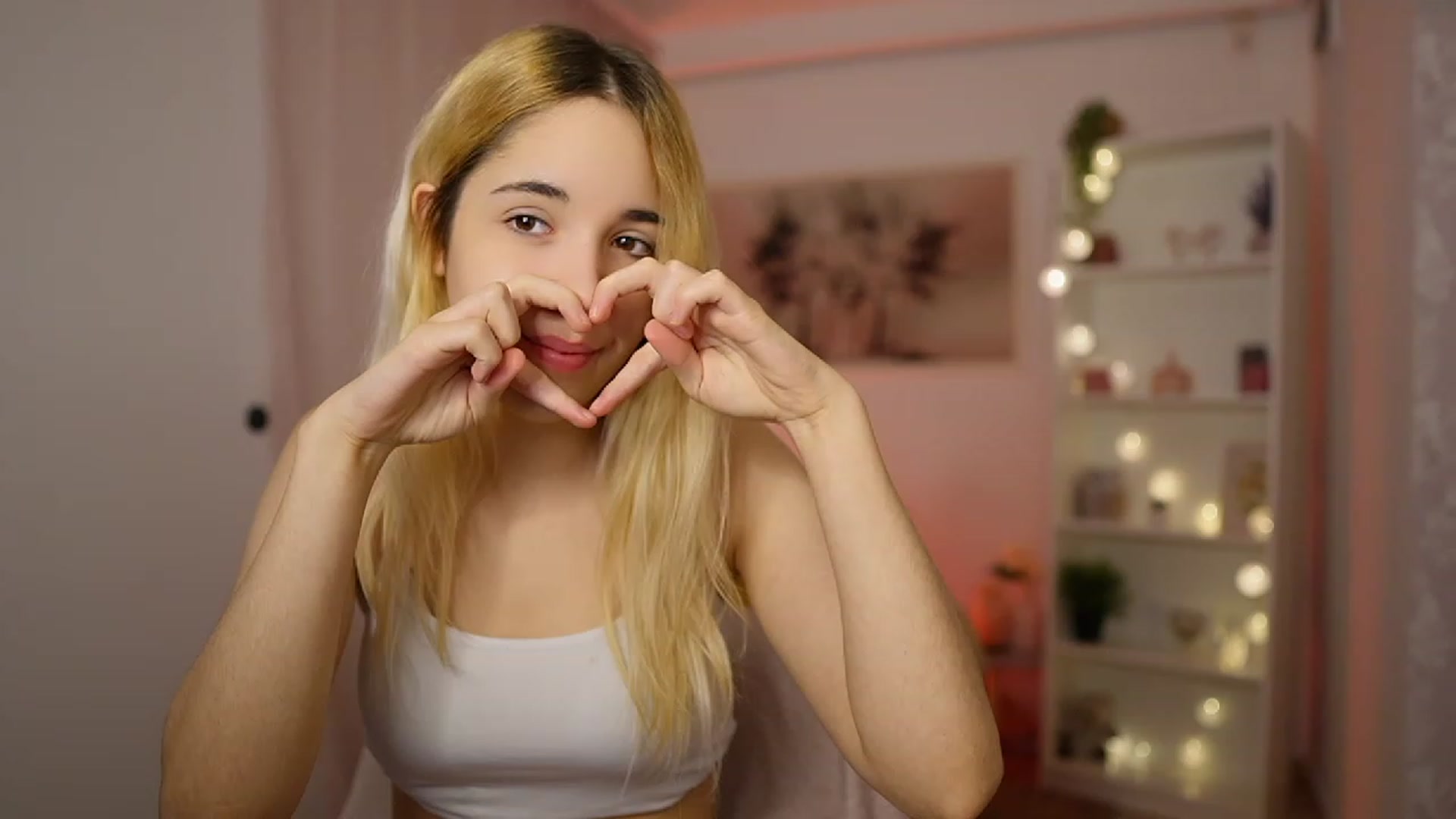 Gallery image thumbnail from Katie_Kush18's myfreecams stream on, 01/19/2024, 09:41 image 11 of 20